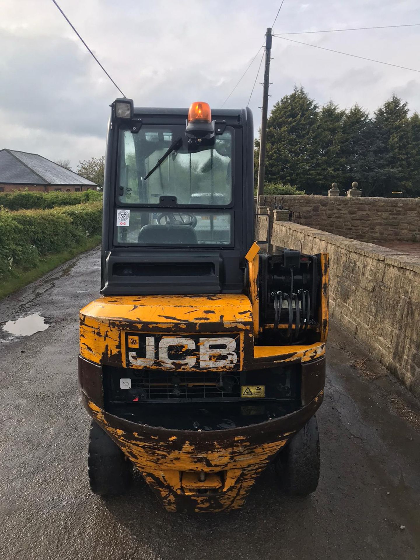 2011 JCB TELETRUK, 2WD, RUNS, DRIVES AND LIFTS *PLUS VAT* - Image 4 of 5