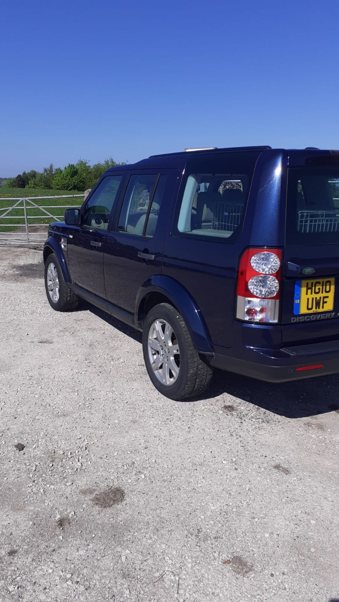 2010/10 REG LAND ROVER DISCOVERY XS TDV6 AUTOMATIC 3.0 DIESEL BLUE, SHOWING 0 FORMER KEEPERS - Image 2 of 3