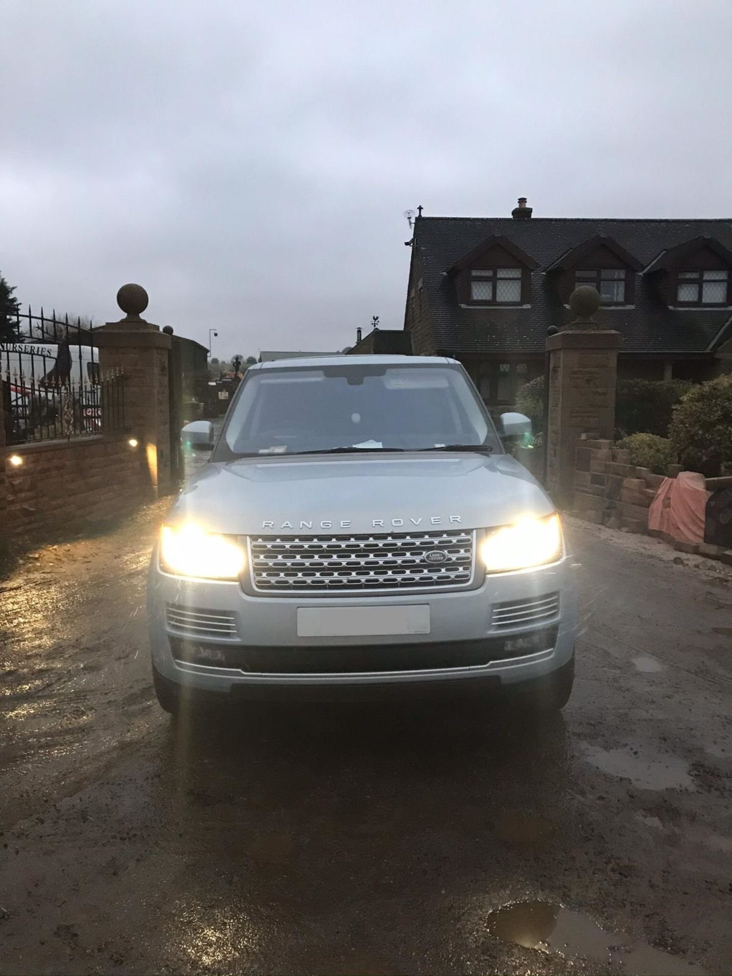 2015/15 REG LAND ROVER RANGE ROVER VOGUE SE SDV8 4.4L SILVER DIESEL 4X4, SHOWING 1 FORMER KEEPER - Image 2 of 14