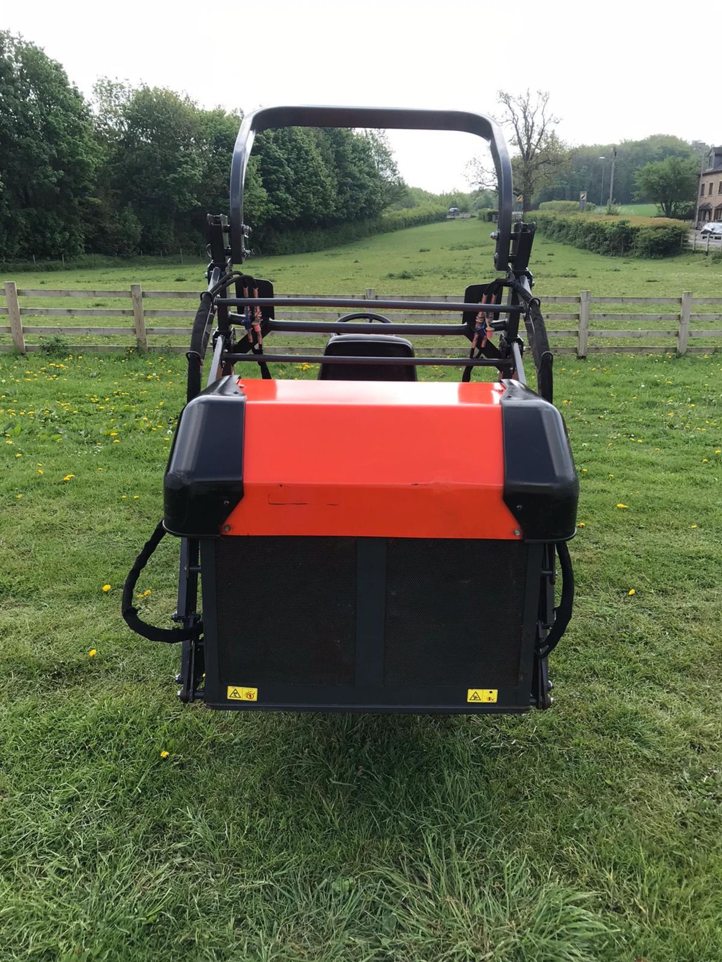 KUBOTA G23-11, MODEL G23-3HD RIDE ON MOWER, 48” MID MOUNTED CUTTING DECK. YEAR 2015, 995 LOW HOURS - Image 5 of 13