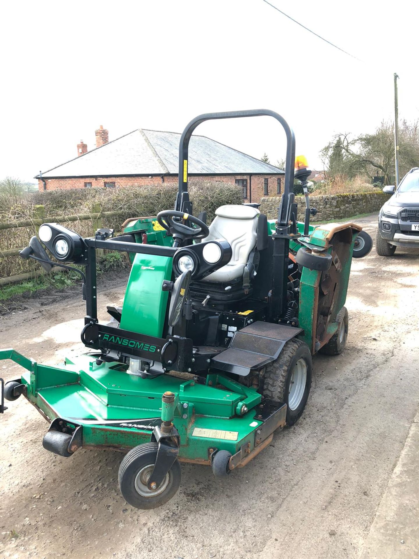 RANSOMES HR6010 BATWING RIDE ON LAWN MOWER, YEAR 2013/62 PLATE, 4 WHEEL DRIVE *PLUS VAT* - Image 2 of 5