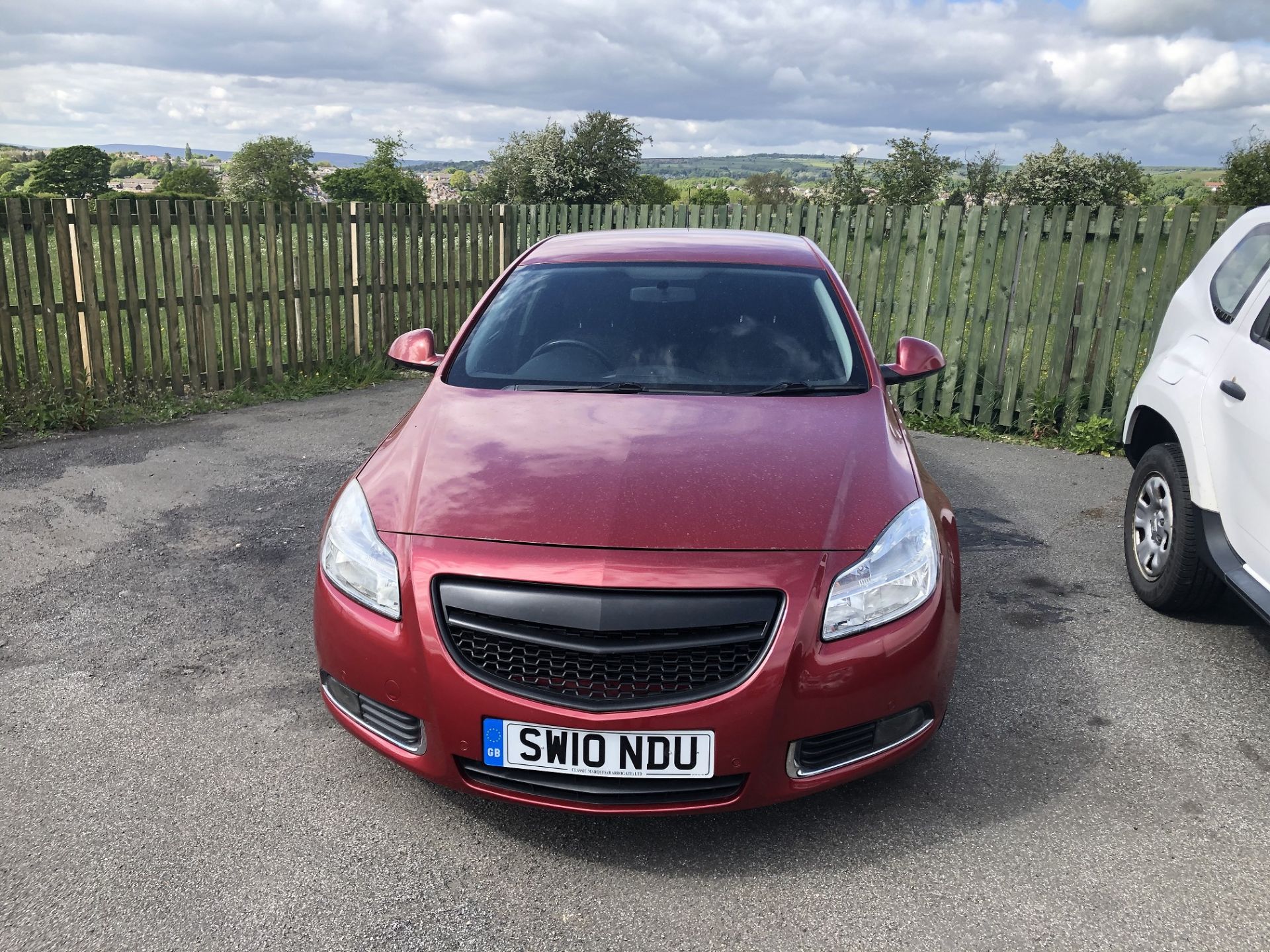 2010/10 REG VAUXHALL INSIGNIA SRI 130 CDTI 2.0 DIESEL RED 5 DOOR HATCHBACK, SHOWING 3 FORMER KEEPERS - Image 2 of 17