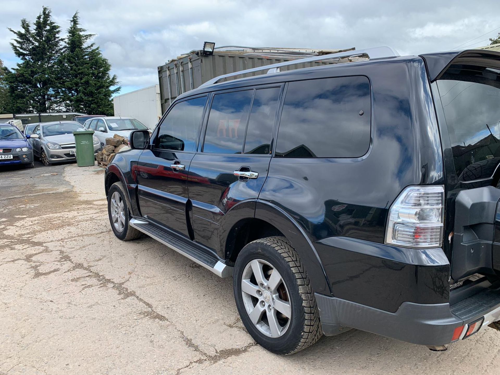 2007/07 REG MITSUBISHI SHOGUN WARRIOR DI-D LWB AUTOMATIC 7 SEATER BLACK, SHOWING 1 FORMER KEEPER - Image 4 of 11