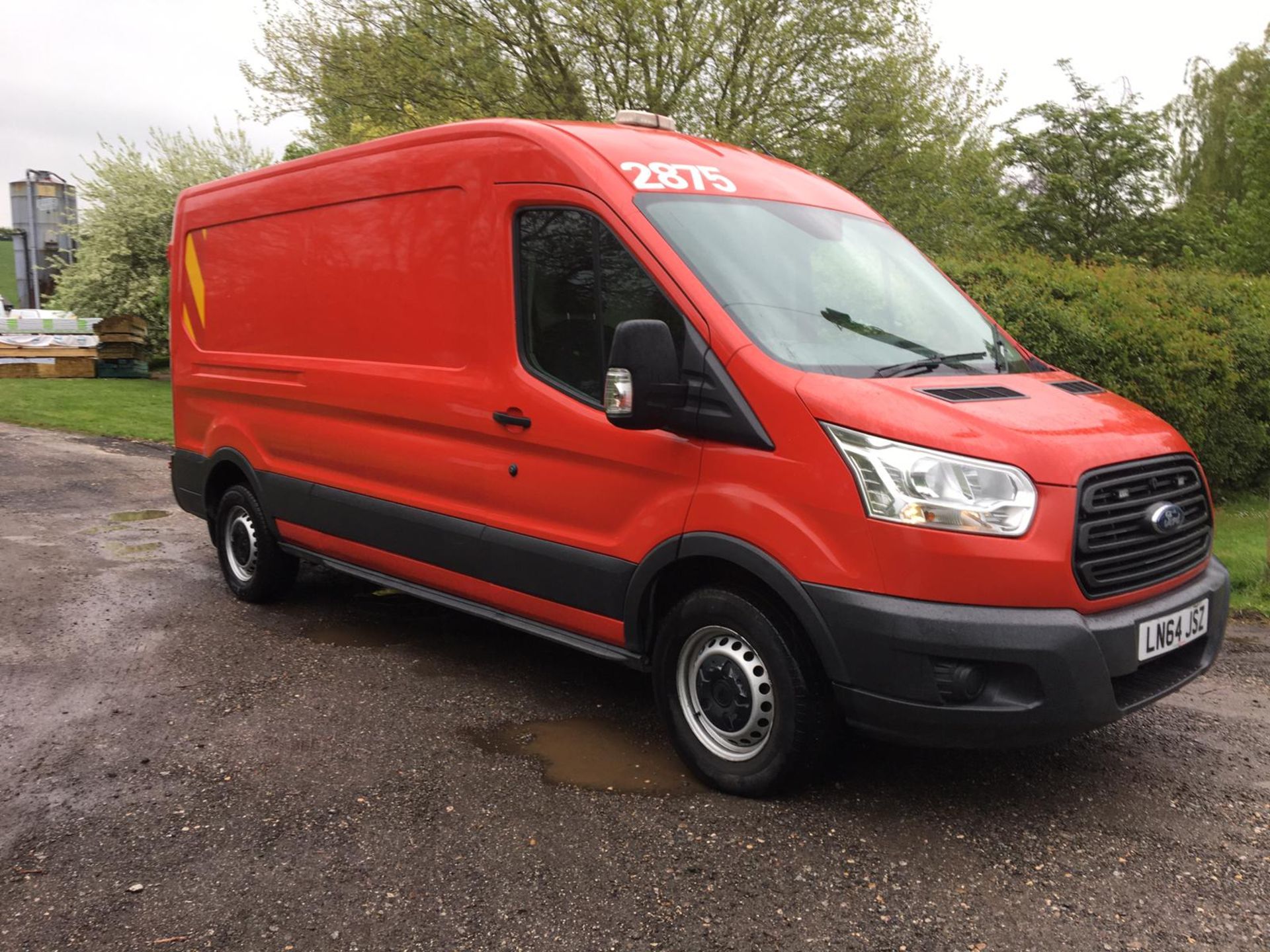 2014/64 REG FORD TRANSIT 350 SHR P/V 2.2 DIESEL 125 BHP RED PANEL VAN, SHOWING 0 FORMER KEEPERS - Image 2 of 19