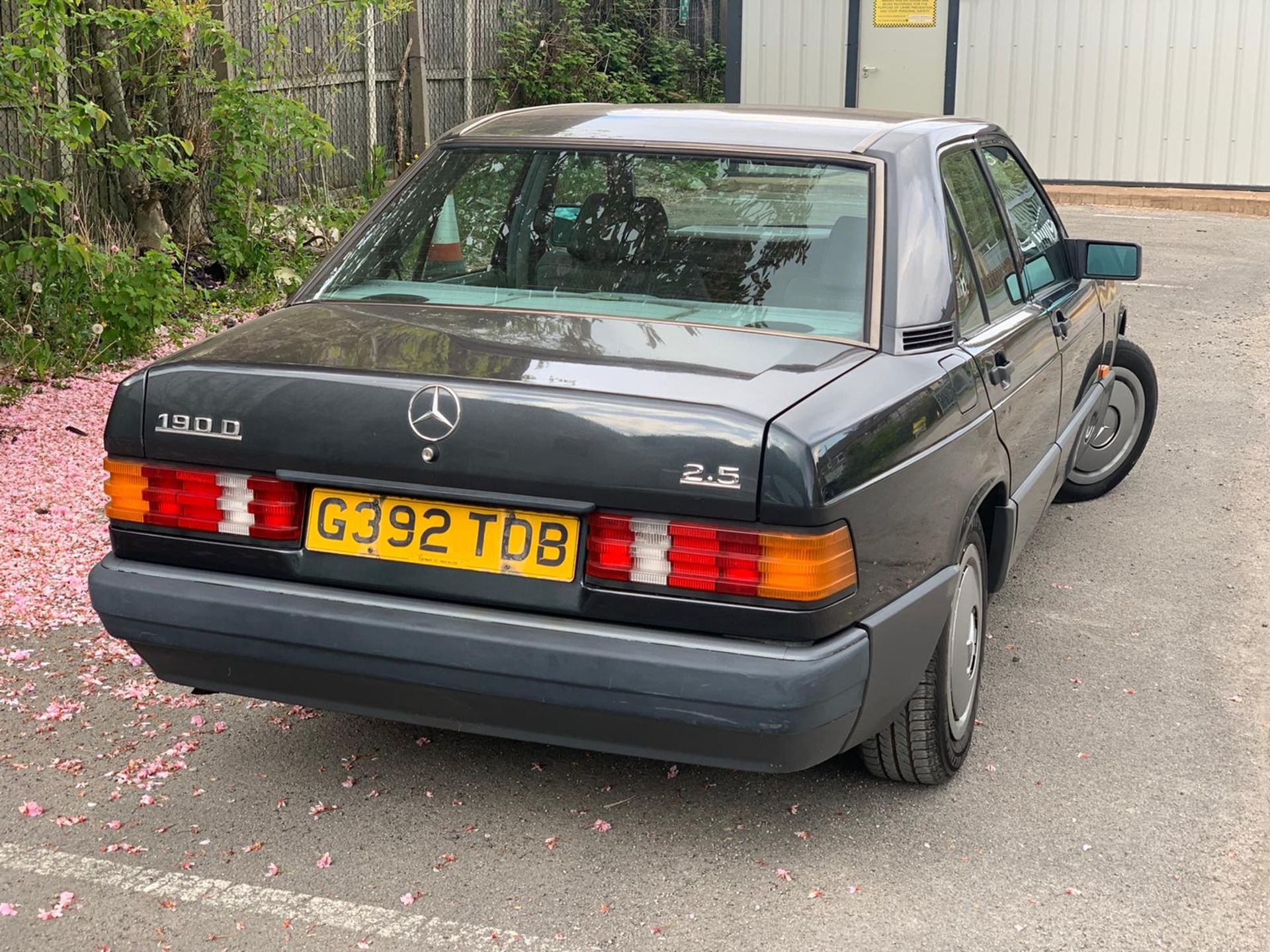 1990/G REG MERCEDES 190D DIESEL AUTO 4 DOOR SALOON BLACK 2.5L - VERY RARE CAR! *NO VAT* - Image 6 of 15