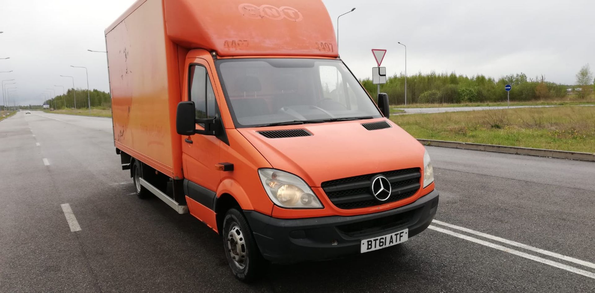 2011/11 REG MERCEDES-BENZ SPRINTER 513 CDI 2.2 DIESEL ORANGE LHD BOX VAN, SHOWING 1 FORMER KEEPER - Image 2 of 13