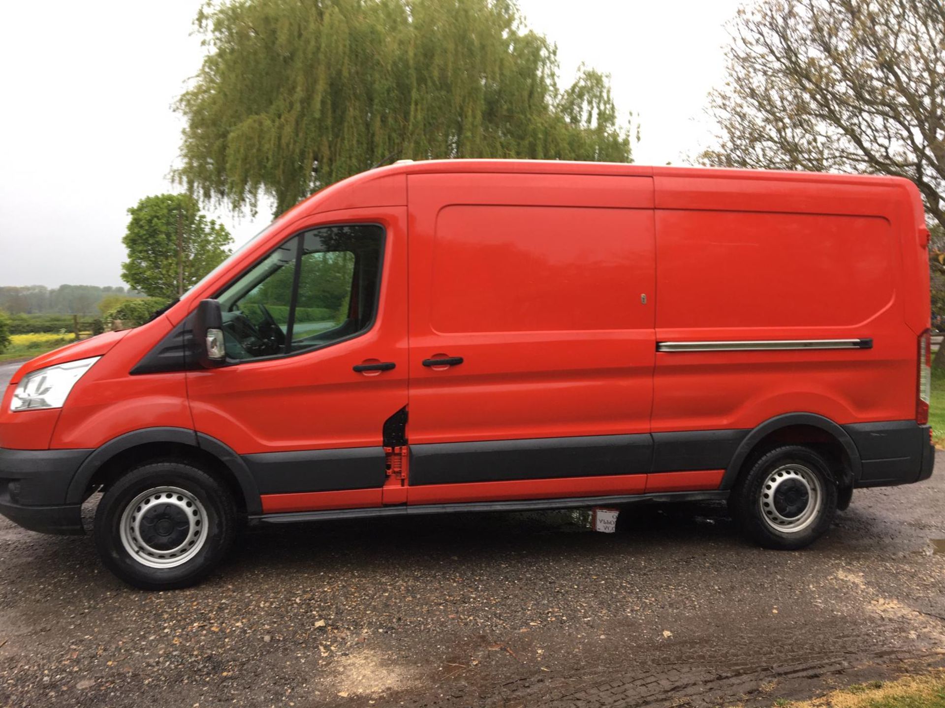 2014/64 REG FORD TRANSIT 350 SHR P/V 2.2 DIESEL 125 BHP RED PANEL VAN, SHOWING 0 FORMER KEEPERS - Image 6 of 19