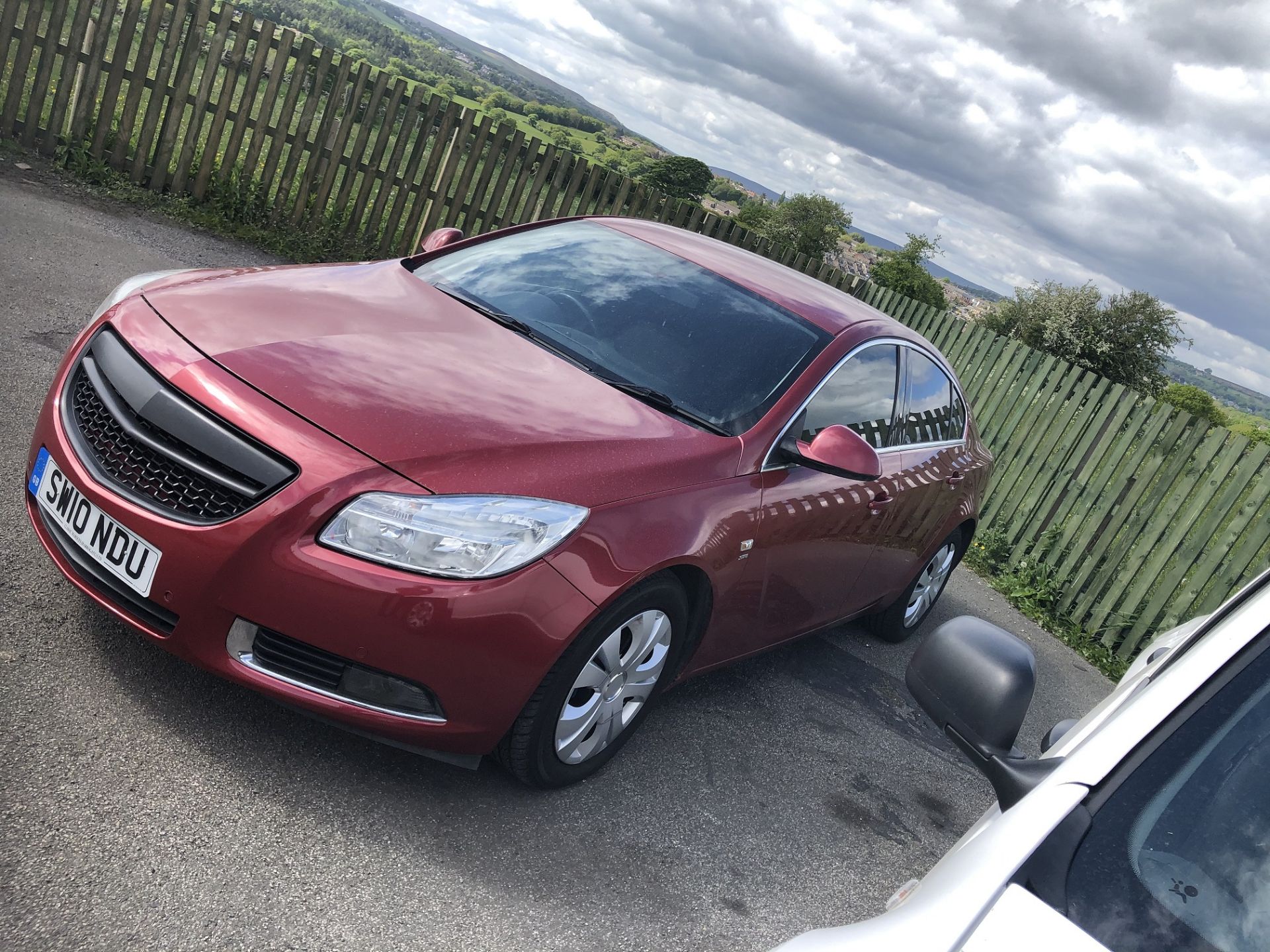 2010/10 REG VAUXHALL INSIGNIA SRI 130 CDTI 2.0 DIESEL RED 5 DOOR HATCHBACK, SHOWING 3 FORMER KEEPERS - Image 3 of 17