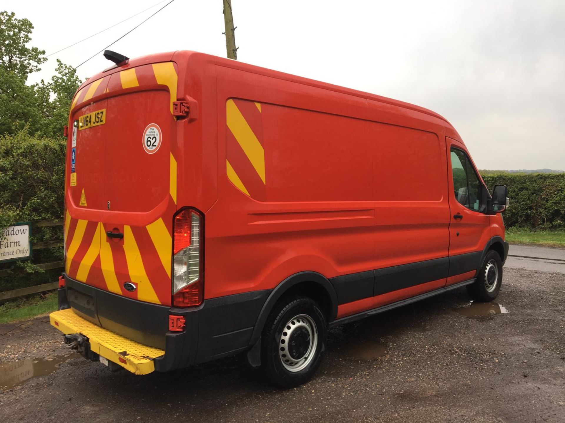 2014/64 REG FORD TRANSIT 350 SHR P/V 2.2 DIESEL 125 BHP RED PANEL VAN, SHOWING 0 FORMER KEEPERS - Image 12 of 19