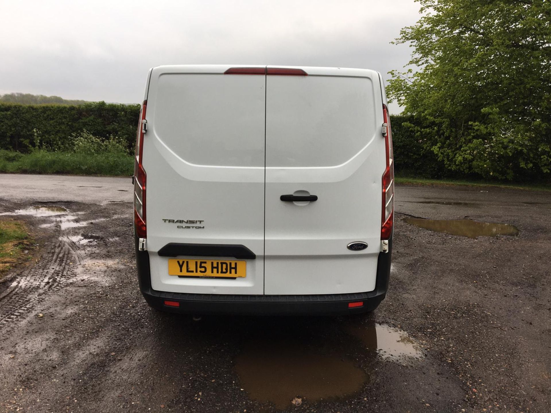 2015/15 REG FORD TRANSIT CUSTOM 290 ECO-TECH 2.2 DIESEL 100 BHP PANEL VAN, SHOWING 0 FORMER KEEPERS - Image 6 of 14