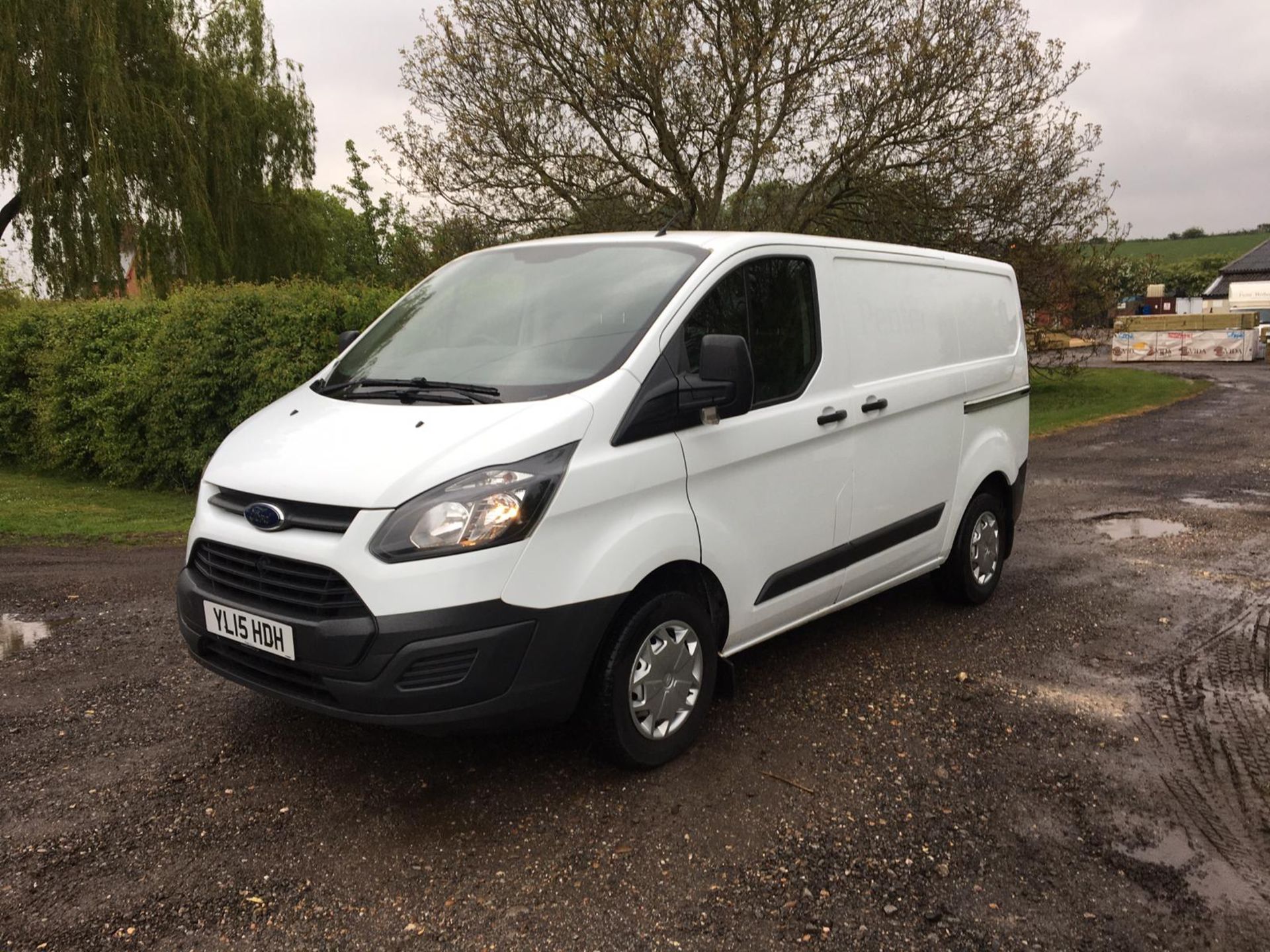 2015/15 REG FORD TRANSIT CUSTOM 290 ECO-TECH 2.2 DIESEL 100 BHP PANEL VAN, SHOWING 0 FORMER KEEPERS - Image 3 of 14