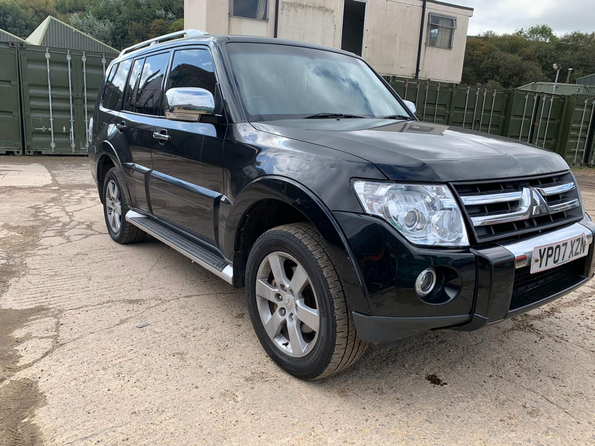 2007/07 REG MITSUBISHI SHOGUN WARRIOR DI-D LWB AUTOMATIC 7 SEATER BLACK, SHOWING 1 FORMER KEEPER