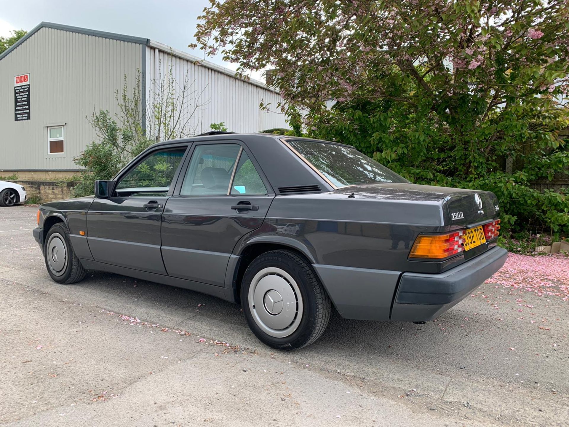 1990/G REG MERCEDES 190D DIESEL AUTO 4 DOOR SALOON BLACK 2.5L - VERY RARE CAR! *NO VAT* - Image 5 of 15