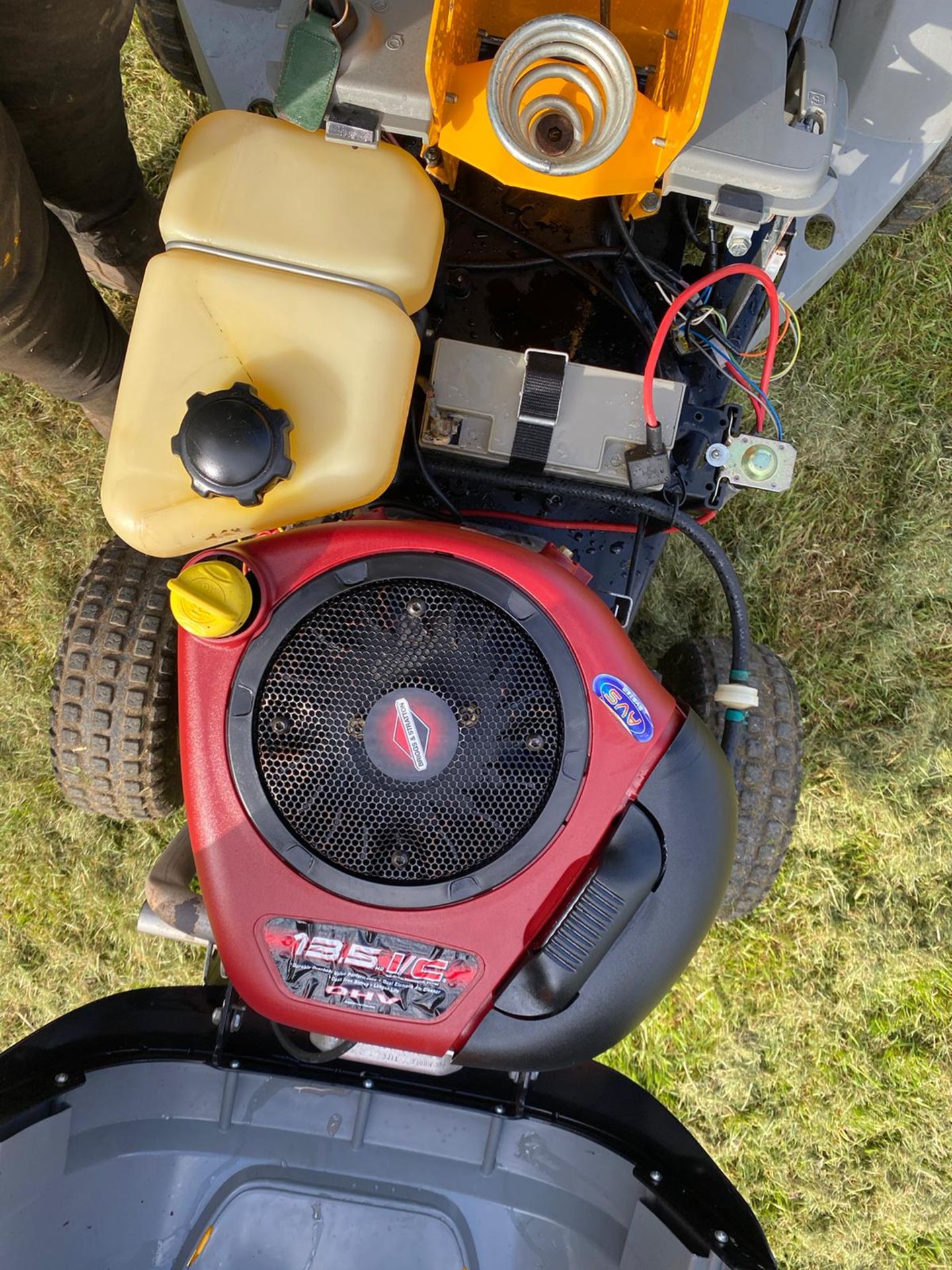 STIGA READY OUT FRONT RIDE ON LAWN MOWER, RUNS, WORKS AND CUTS *NO VAT* - Image 5 of 5