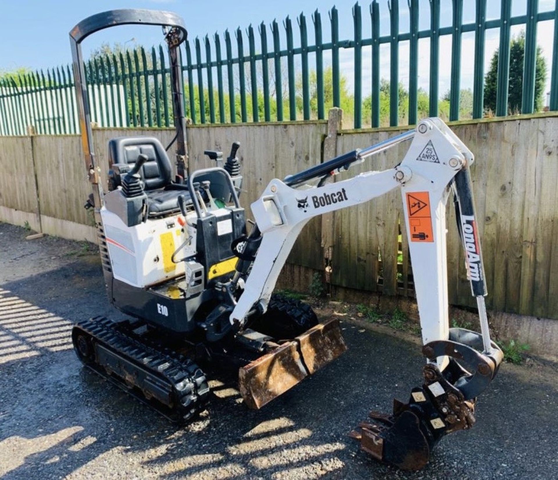 BOBCAT E10 TRACKED CRAWLER DIGGER / EXCAVATOR, YEAR 2017, 735 HOURS, 3 X BUCKETS *PLUS VAT* - Image 6 of 13