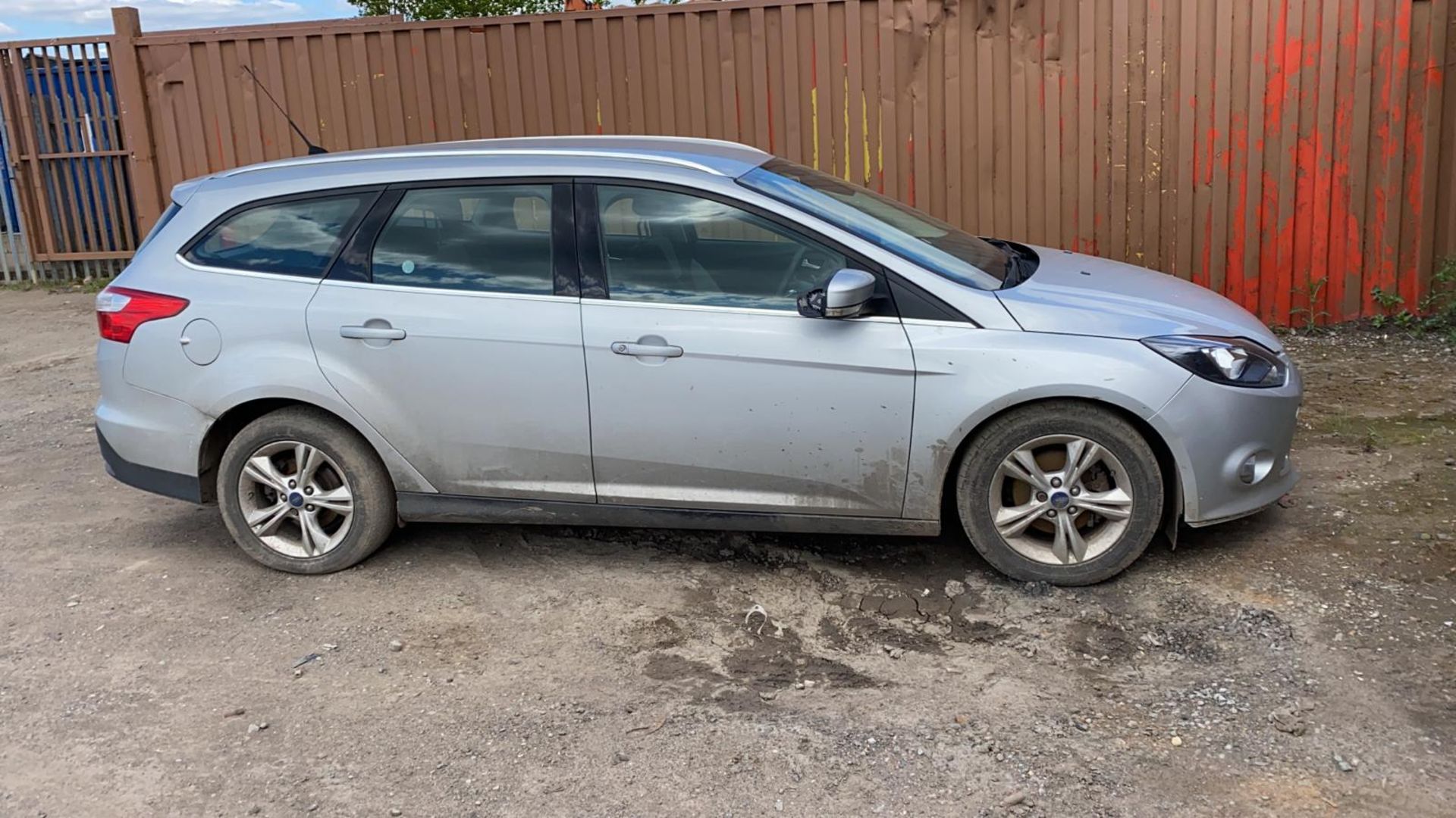 2013/13 REG FORD FOCUS ZETEC TDCI SILVER 1.6 DIESEL ESTATE, SHOWING 1 FORMER KEEPER *NO VAT*