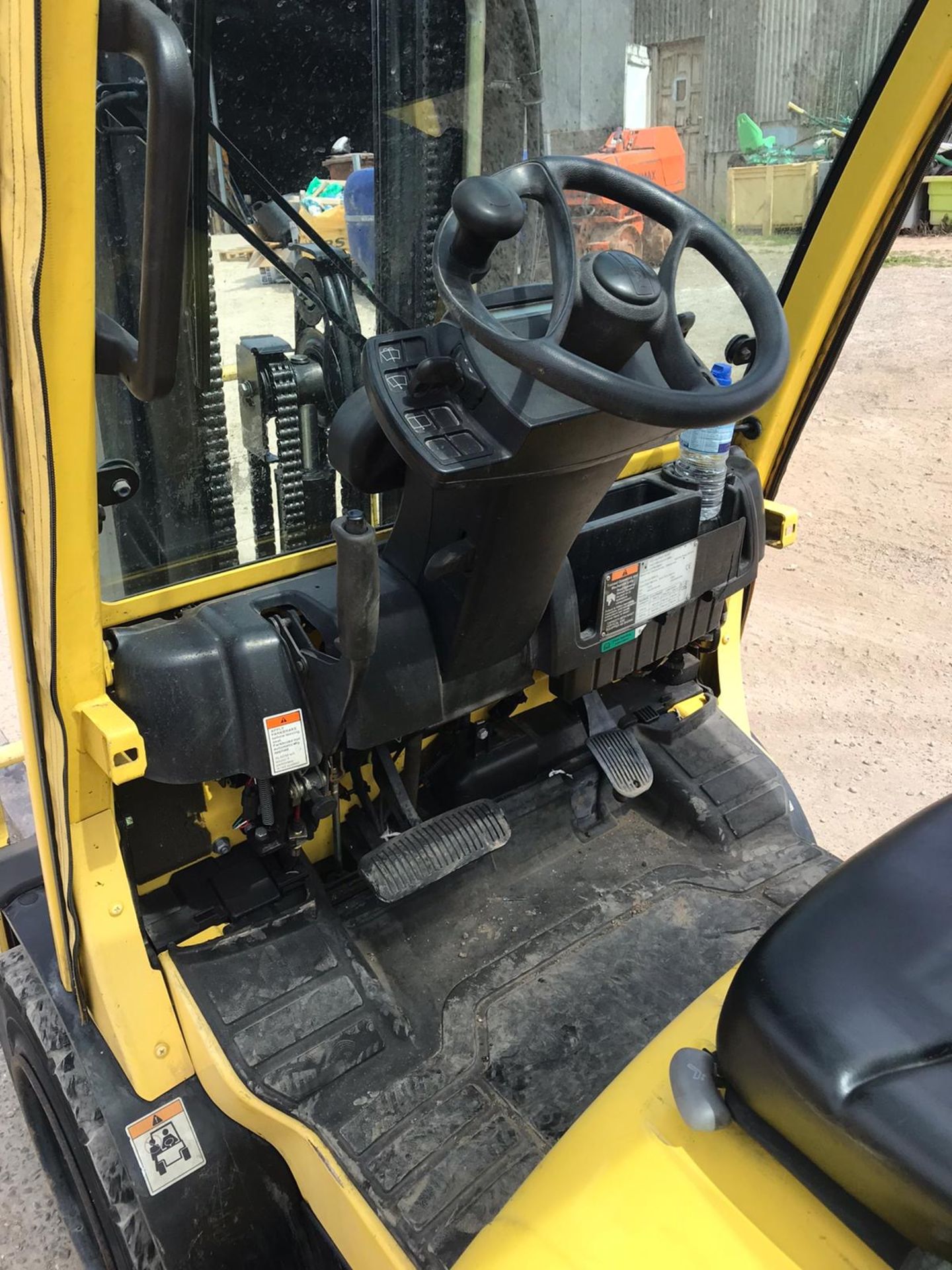 HYSTER H3.0FT FORKLIFT TRIPLE MAST, FREE LIFT, CONTAINER SPEC, RUNS, DRIVES AND LIFTS *PLUS VAT* - Image 7 of 11