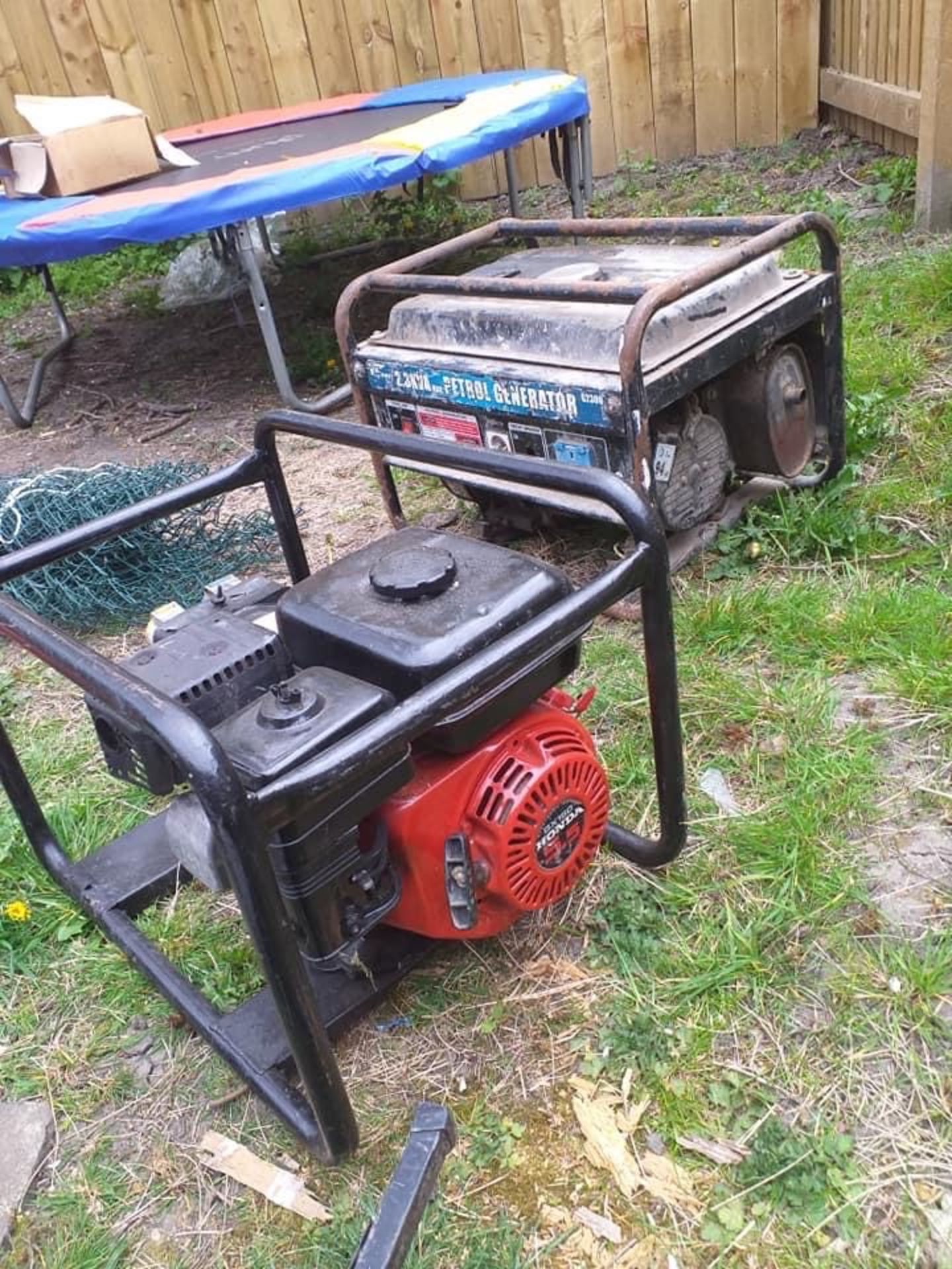 2 GENERATORS GOOD WORKING ORDER 1 HONDA 2.5 KVA 110V AND 240V OTHER *NO VAT* - Image 5 of 5