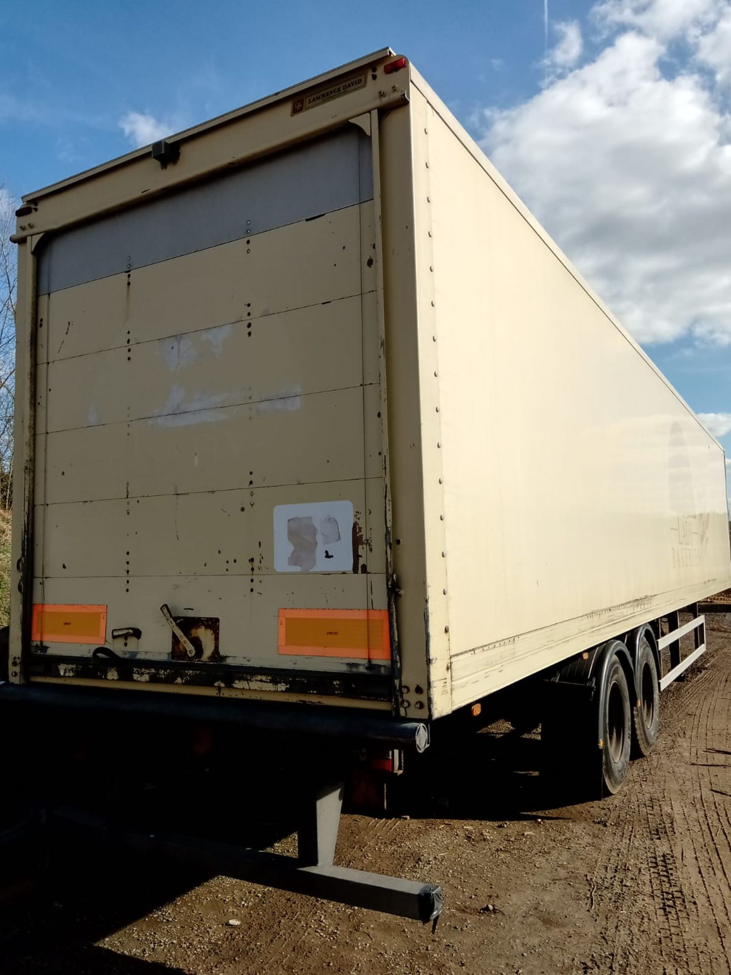 2005 CONCEPT 13.6M TANDEM BOX TRAILER. 4M HIGH, ROR DRUM BRAKES, OCT 20 MOT, GOOD TYRES *PLUS VAT* - Image 3 of 9