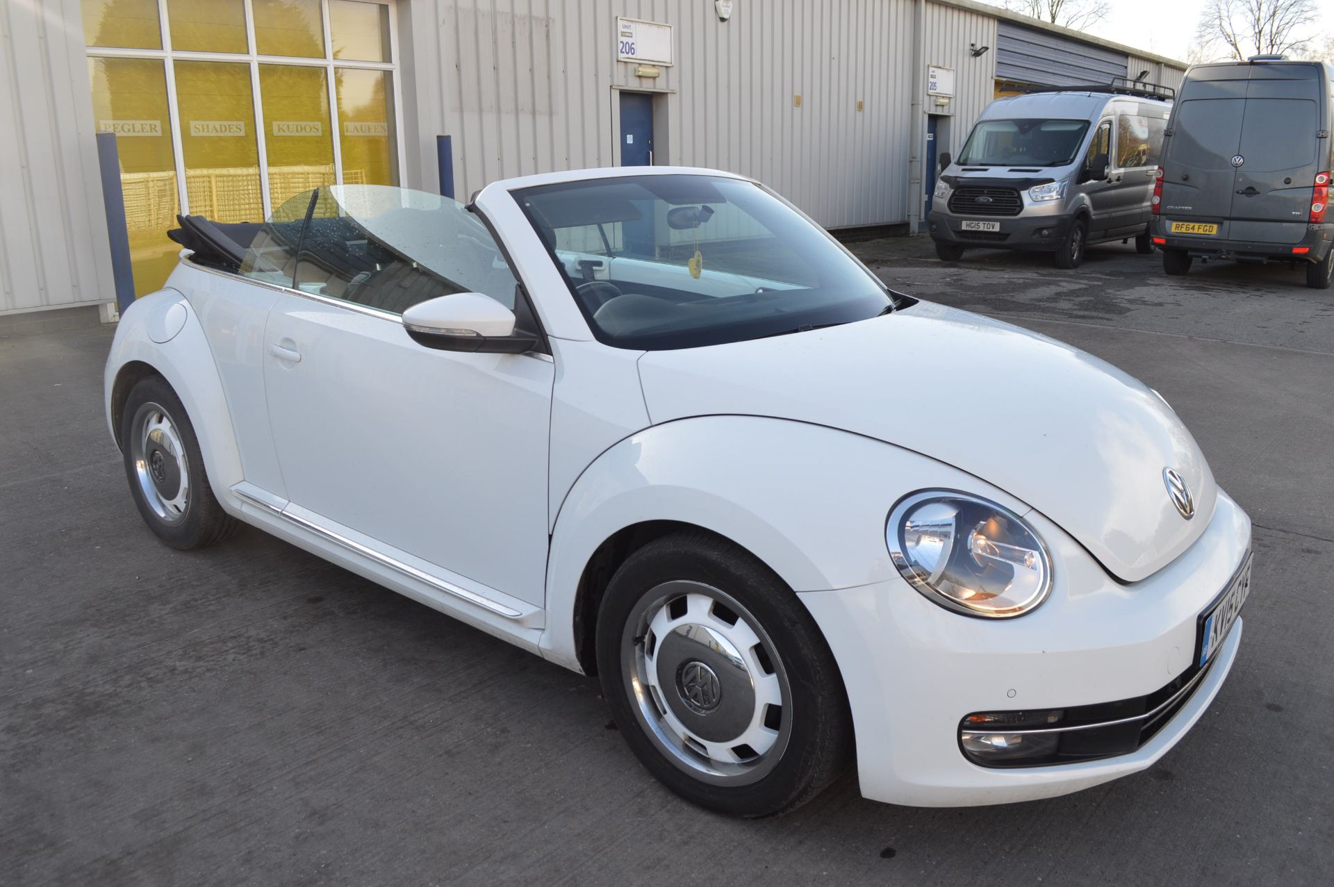 2015/15 REG VOLKSWAGEN BEETLE DESIGN TDI BLUEMOTION 2.0 DIESEL WHITE CONVERTIBLE *NO VAT*