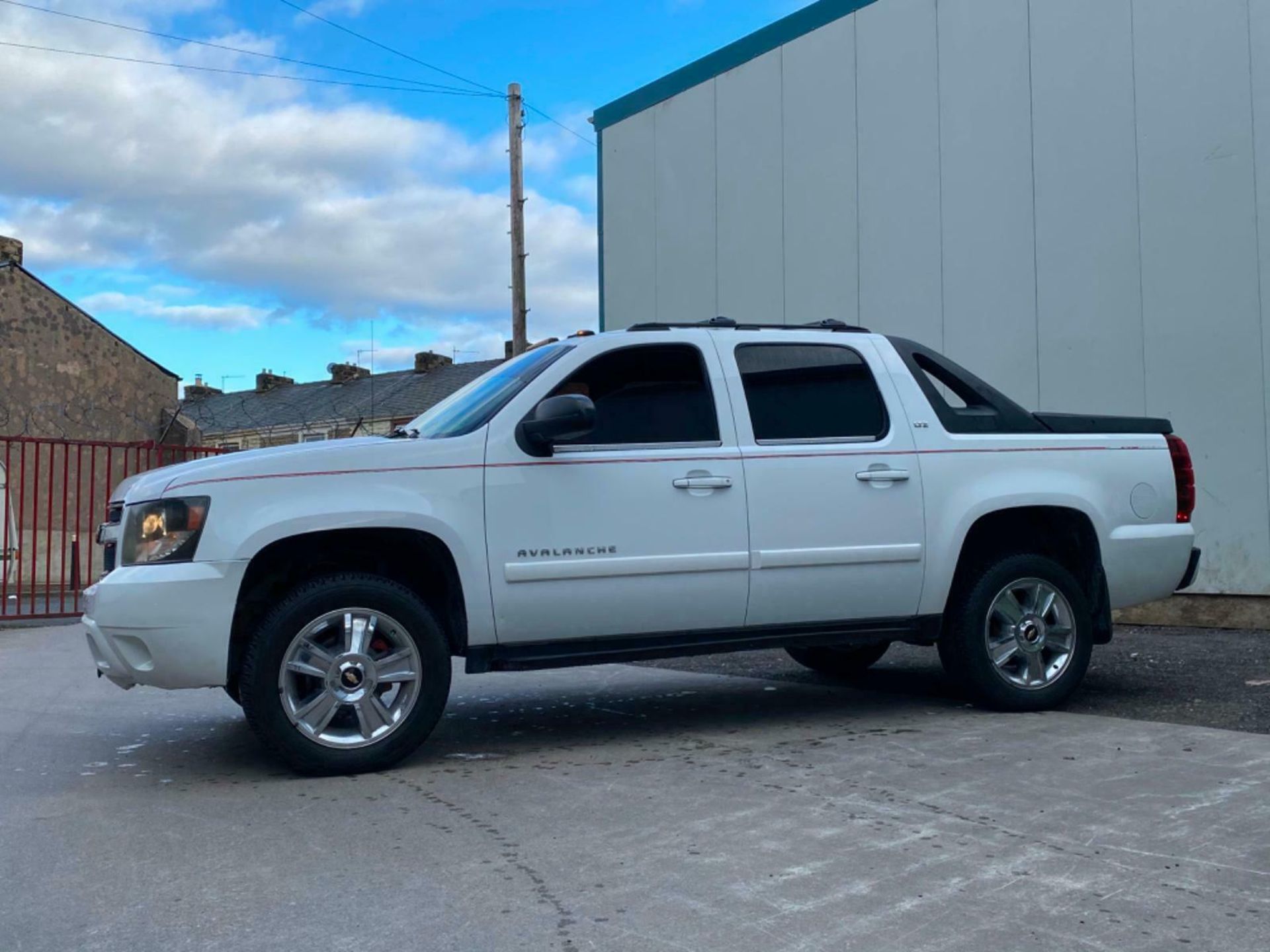 CHEVROLET AVALANCHE LTZ 4x4 OFFROADER LIKE TAHOE SILVERADO AMERICAN PICKUP LHD - Image 5 of 12