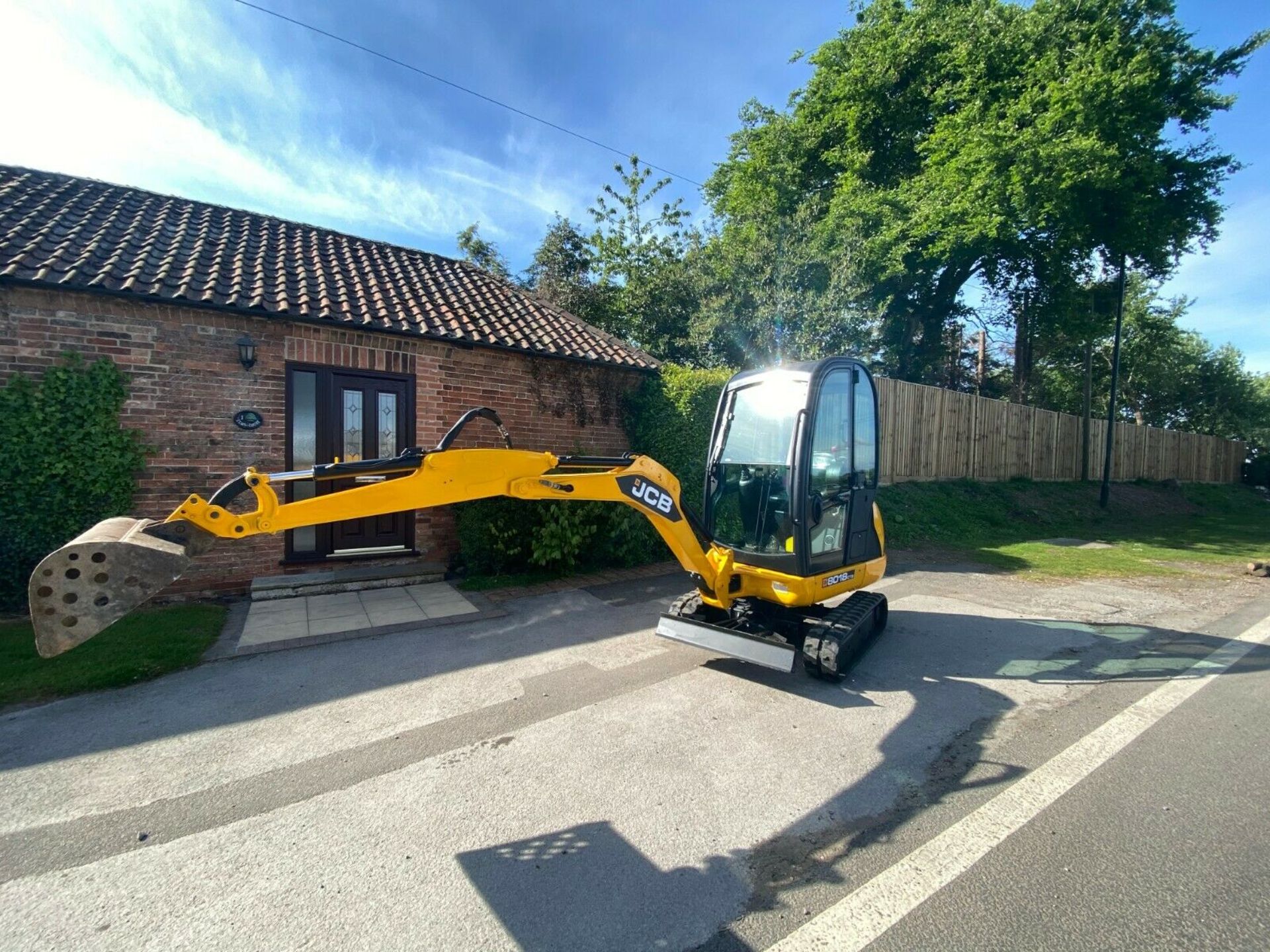 JCB 8018 CTS MINI DIGGER, YEAR 2012, ONLY 1680 HOURS, C/W 3 BUCKETS, EXPANDING TRACKS, QUICK HITCH - Image 8 of 11