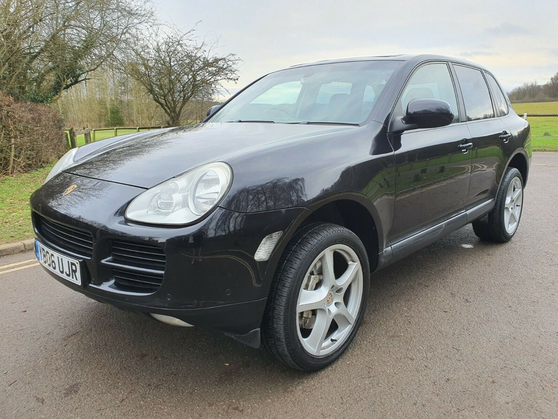 2006/06 REG PORSCHE CAYENNE S TIPTRONIC 4.5L BLACK PETROL 4X4 AUTOMATIC, SAT NAV *NO VAT* - Image 3 of 12