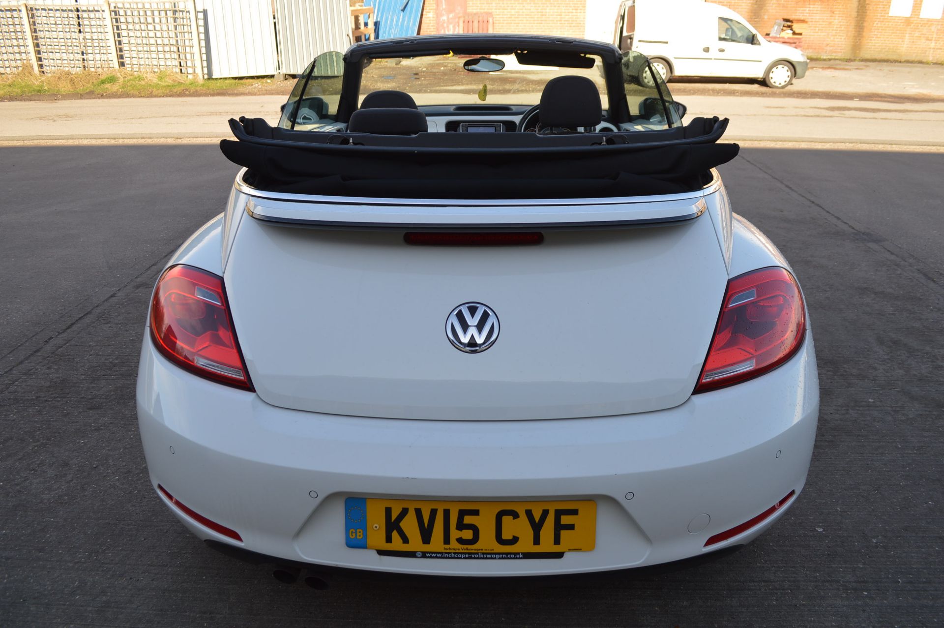 2015/15 REG VOLKSWAGEN BEETLE DESIGN TDI BLUEMOTION 2.0 DIESEL WHITE CONVERTIBLE *NO VAT* - Image 10 of 24