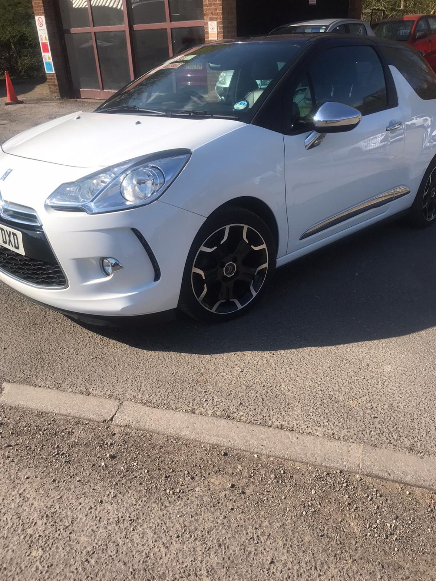 2013/63 REG CITROEN DS3 AIRDREAM DSPORT PLUS E-H 1.6 DIESEL WHITE 3DR HATCHBACK *NO VAT* - Image 2 of 12