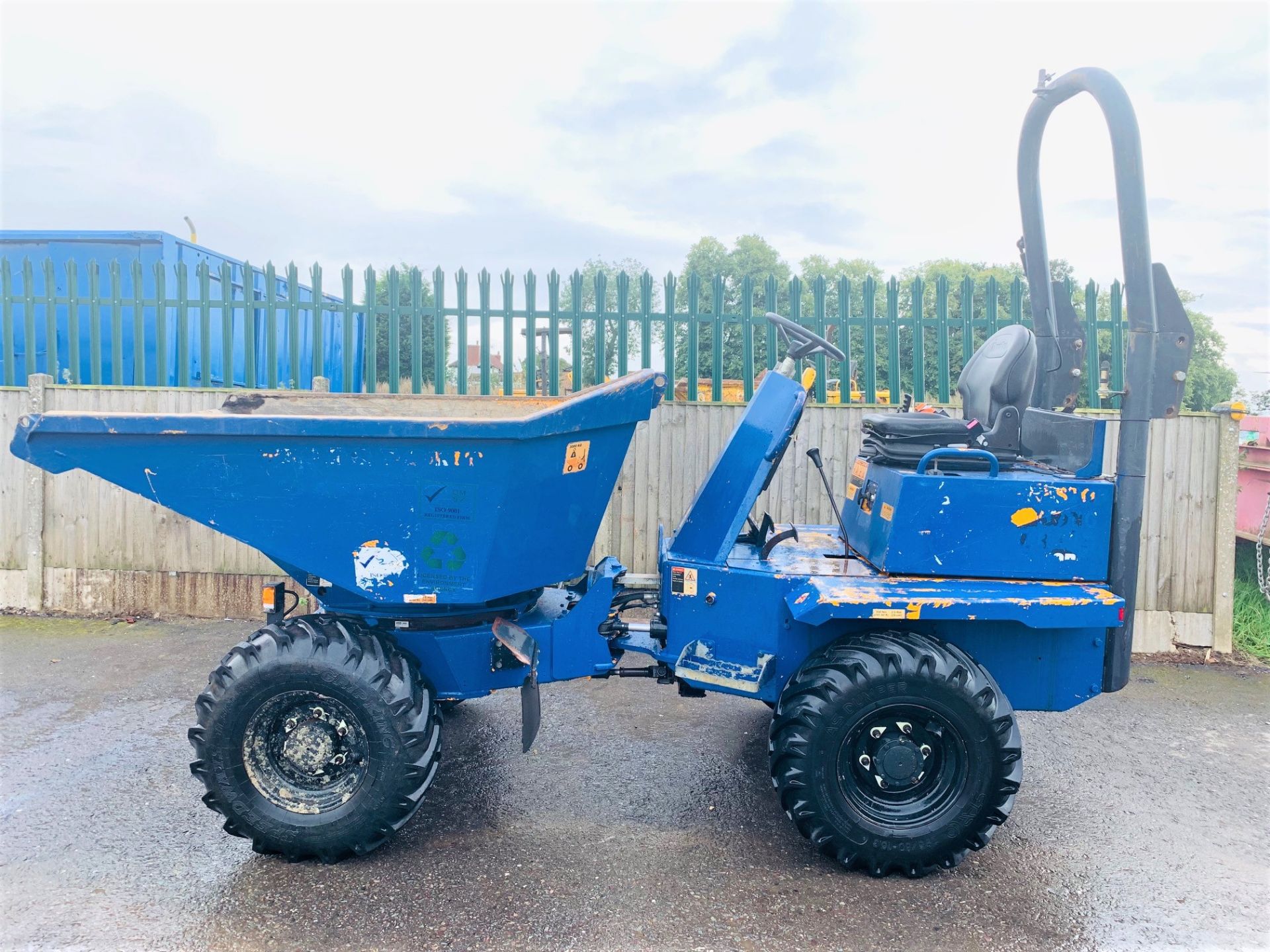 THWAITES 3 TONNE SWIVEL TIP DUMPER, YEAR 2010, 1265 HOURS, GOOD TYRES, CE MARKED *PLUS VAT*