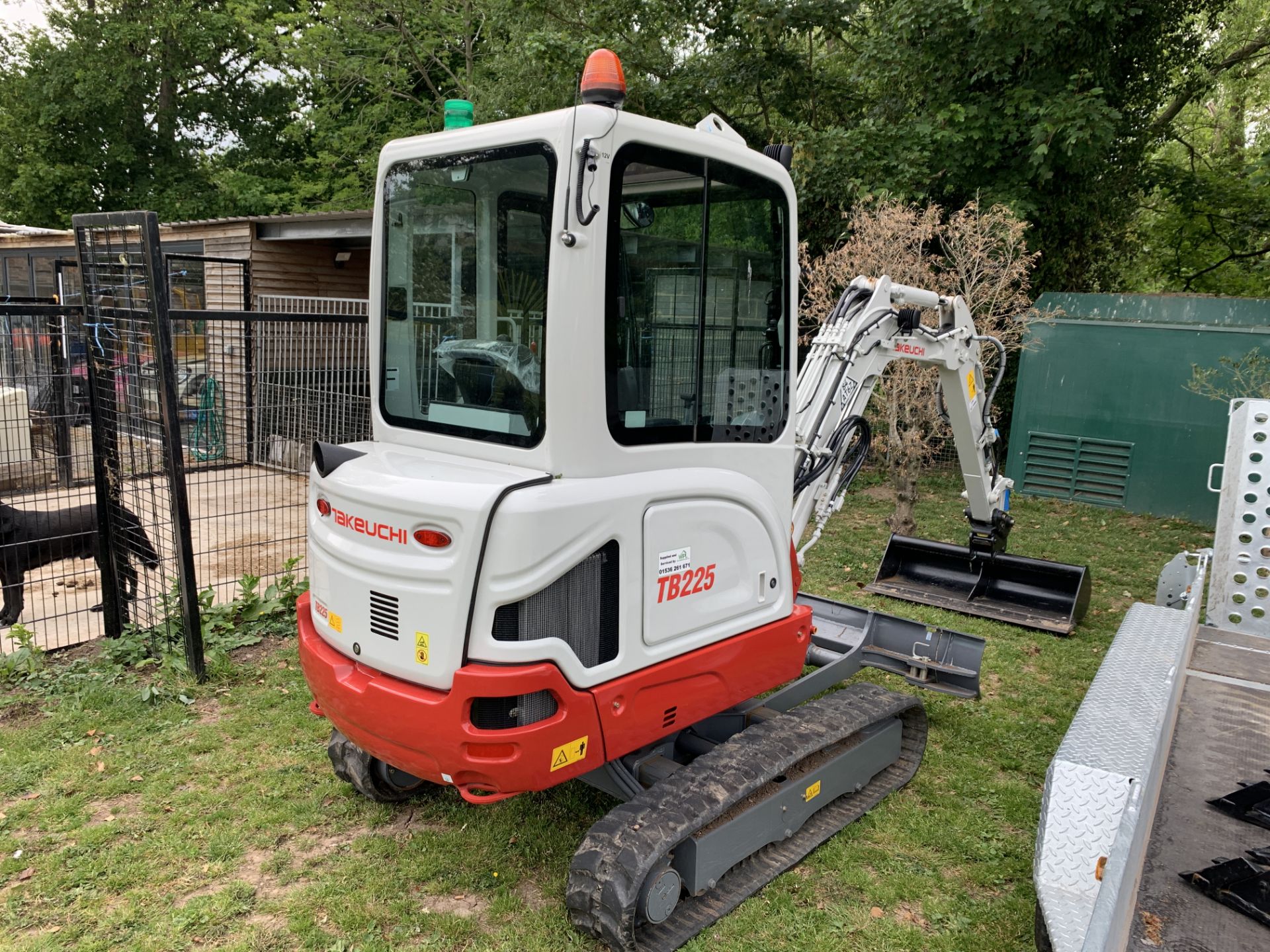 TAKEUCHI TB 225 LATEST MODEL 17 HRS ON SHOW DEMO ONLY HYD QUICK HITCH - Image 2 of 20