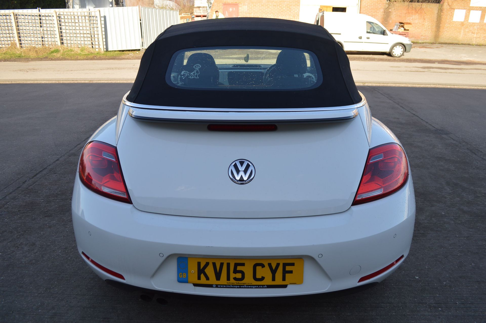 2015/15 REG VOLKSWAGEN BEETLE DESIGN TDI BLUEMOTION 2.0 DIESEL WHITE CONVERTIBLE *NO VAT* - Image 6 of 24