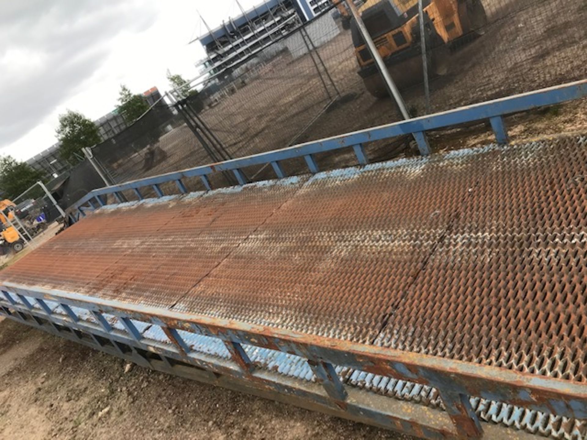 LOADING RAMP -GOOD WORKING ORDER FOR HGV OR CONTAINER LOADING*PLUS VAT* - Image 5 of 5