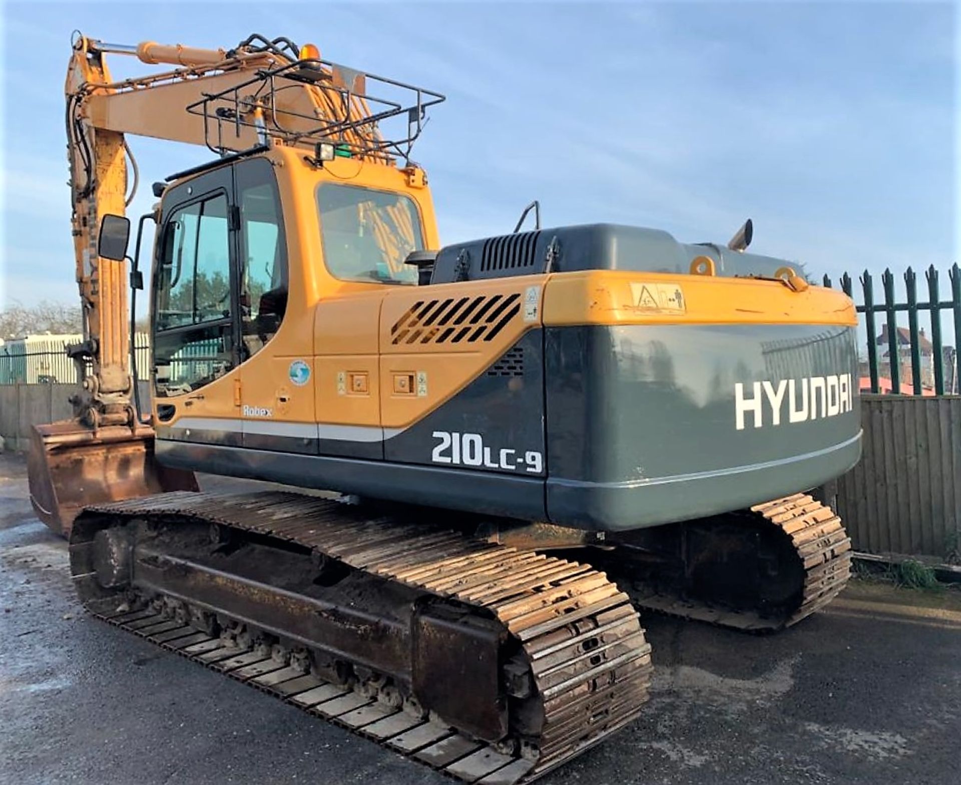 HYUNDAI ROBEX 210 LC-9 STEEL TRACKED CRAWLER DIGGER / EXCAVATOR, YEAR 2013, AIR CON *PLUS VAT* - Image 2 of 14