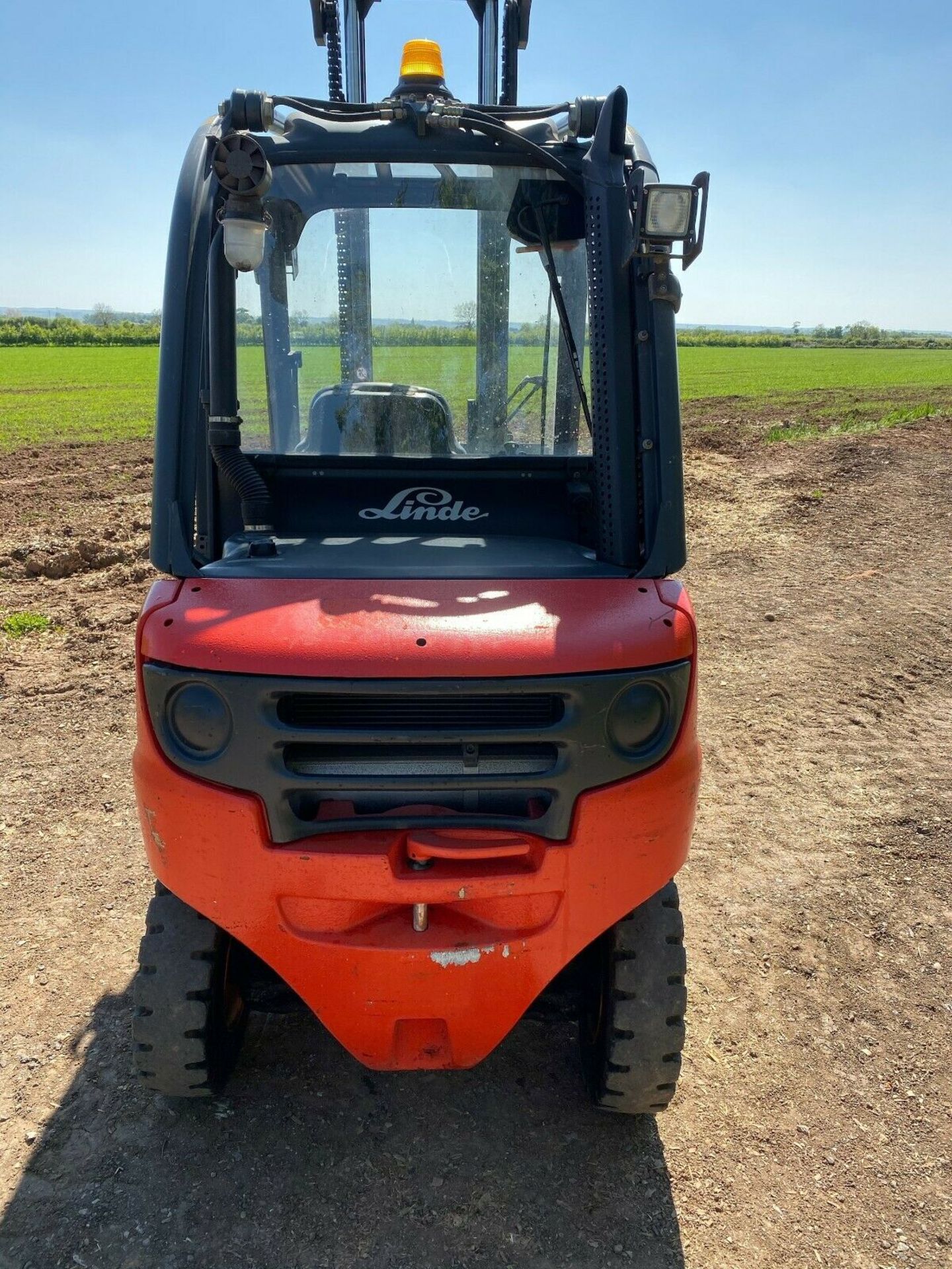LINDE 2.5 TON, MODEL: H25D, 3.7 METRE LIFT, DUPLEX, SIDE SHIFT, ONLY 600 HOURS FROM NEW, 1 OWNER - Image 3 of 4