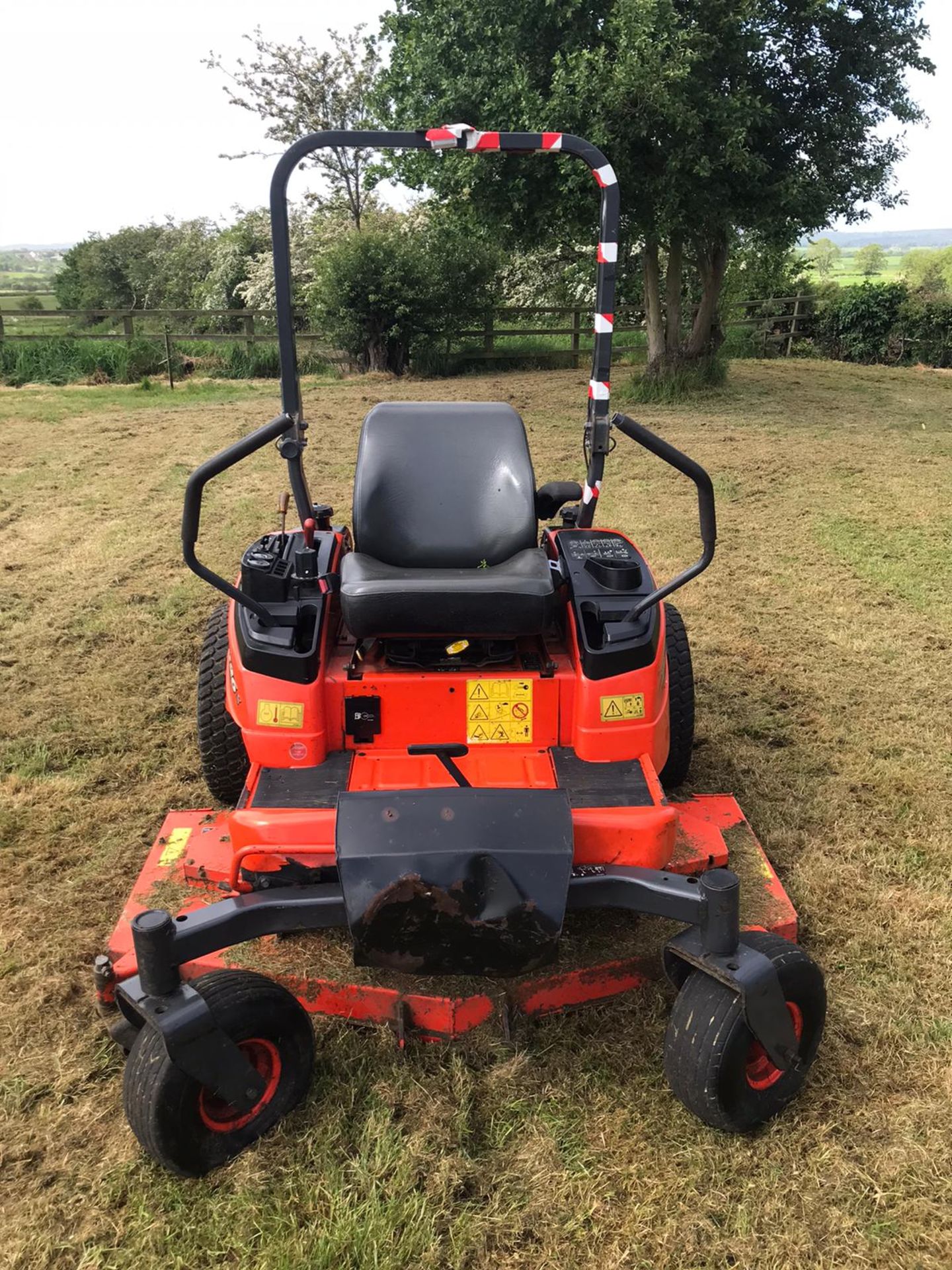 2013 KUBOTA ZD326 ZERO TURN RIDE ON LAWN MOWER, RUNS, DRIVES AND CUTS, 1020 HOURS *PLUS VAT* - Image 2 of 6