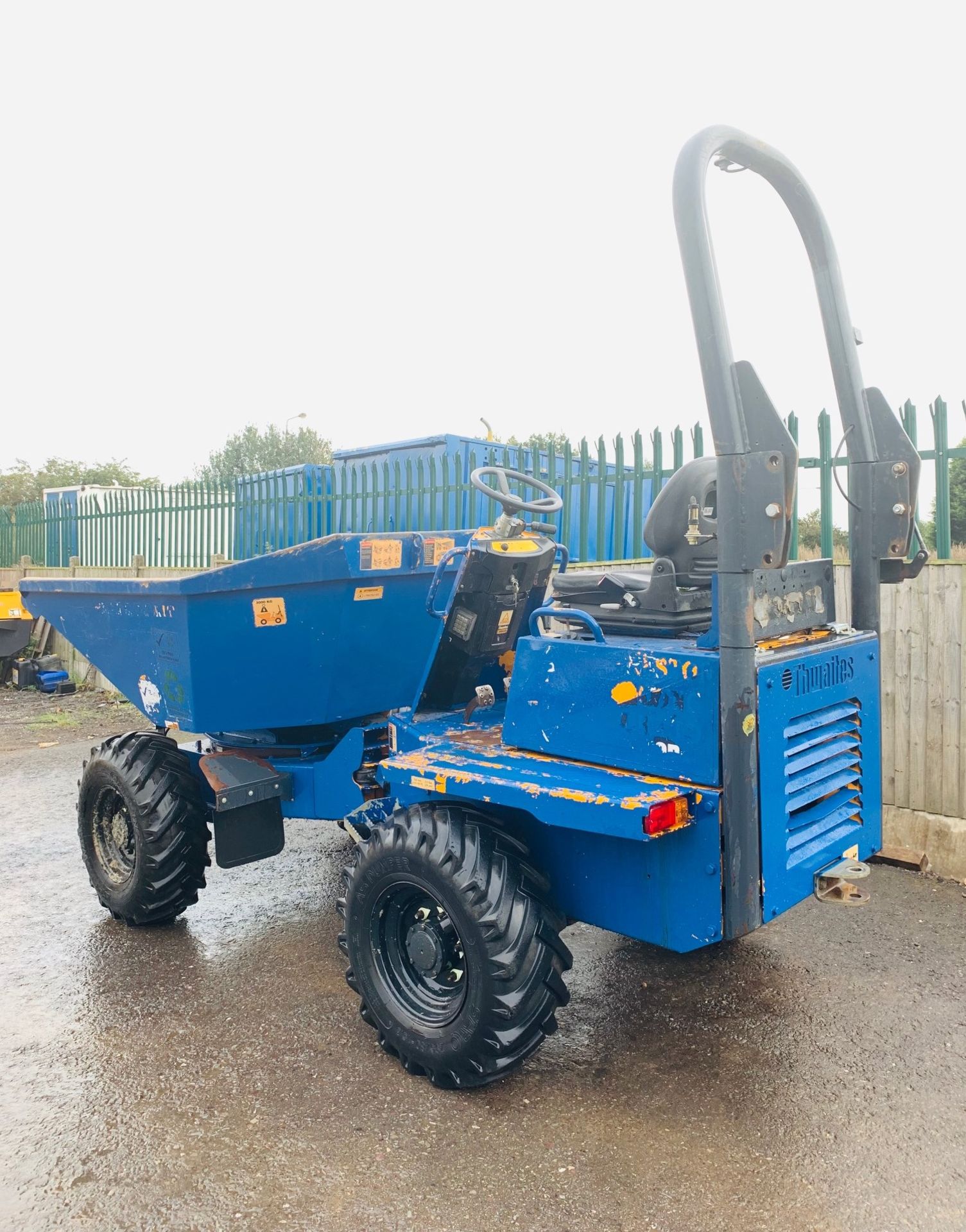 THWAITES 3 TONNE SWIVEL TIP DUMPER, YEAR 2010, 1265 HOURS, GOOD TYRES, CE MARKED *PLUS VAT* - Image 2 of 9