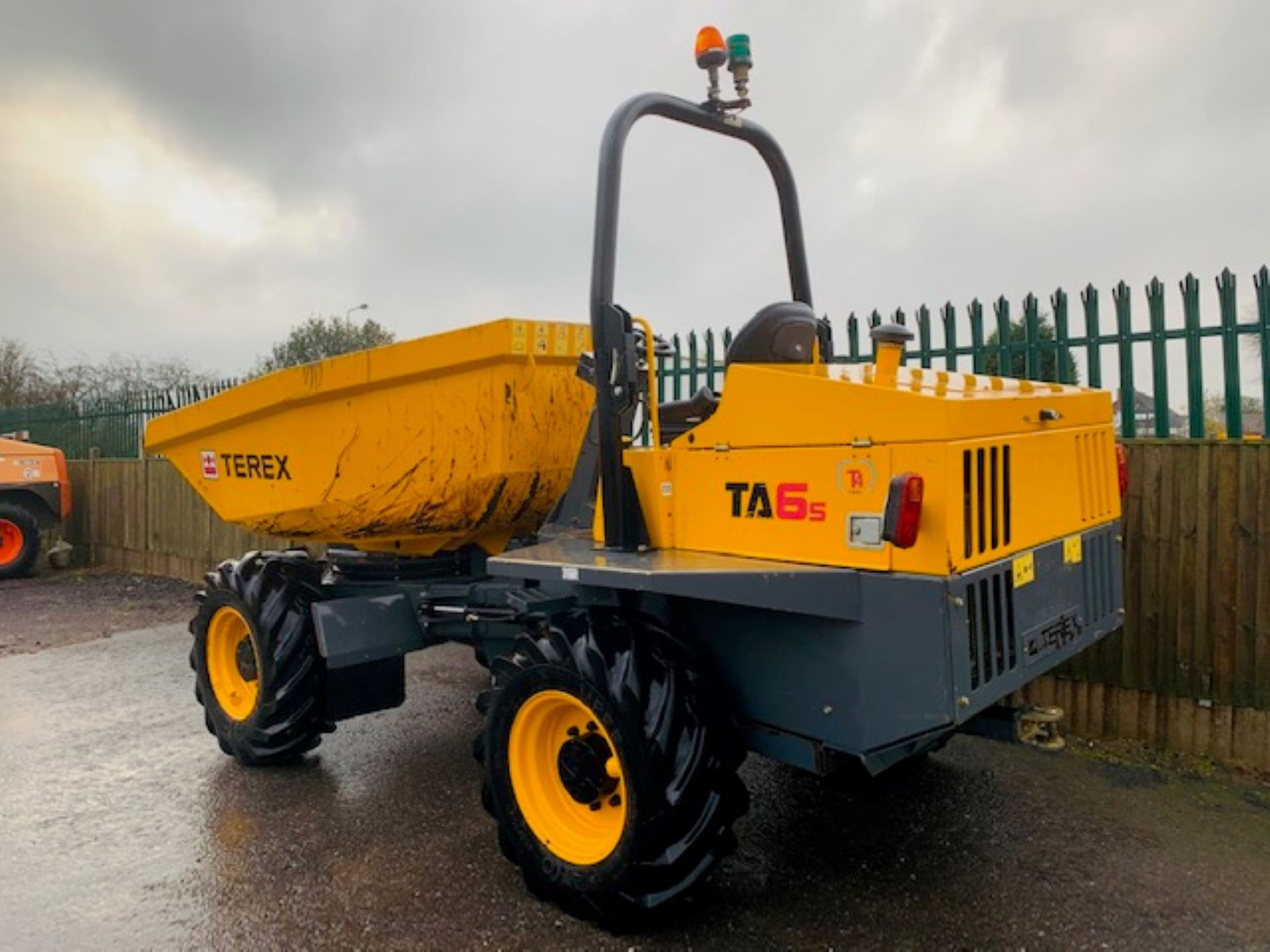 TEREX TA6 S SWIVEL DUMPER, YEAR 2017, 680 HOURS, GOOD TYRES, ORANGE AND GREEN BEACONS, CE MARKED - Image 3 of 12