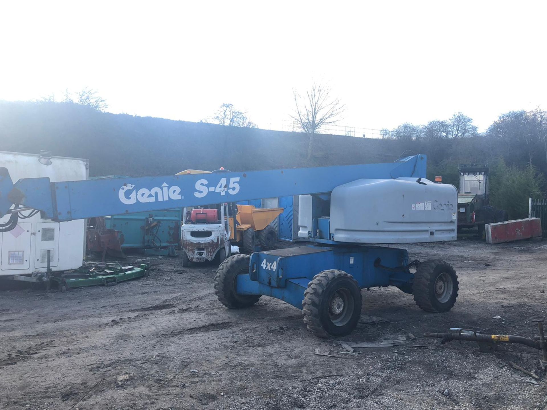 GENIE S-45 BOOM LIFT, 4 WHEEL DRIVE, RUNS, WORKS AND LIFTS *PLUS VAT* - Image 3 of 6