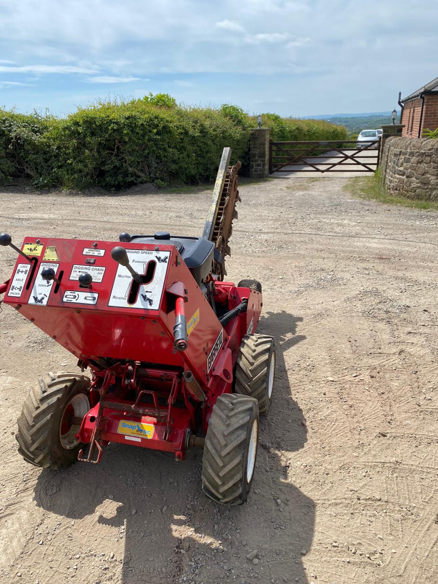 BARRETO 1624-D 4 WHEEL DRIVE TRENCHER *PLUS VAT* - Image 2 of 5