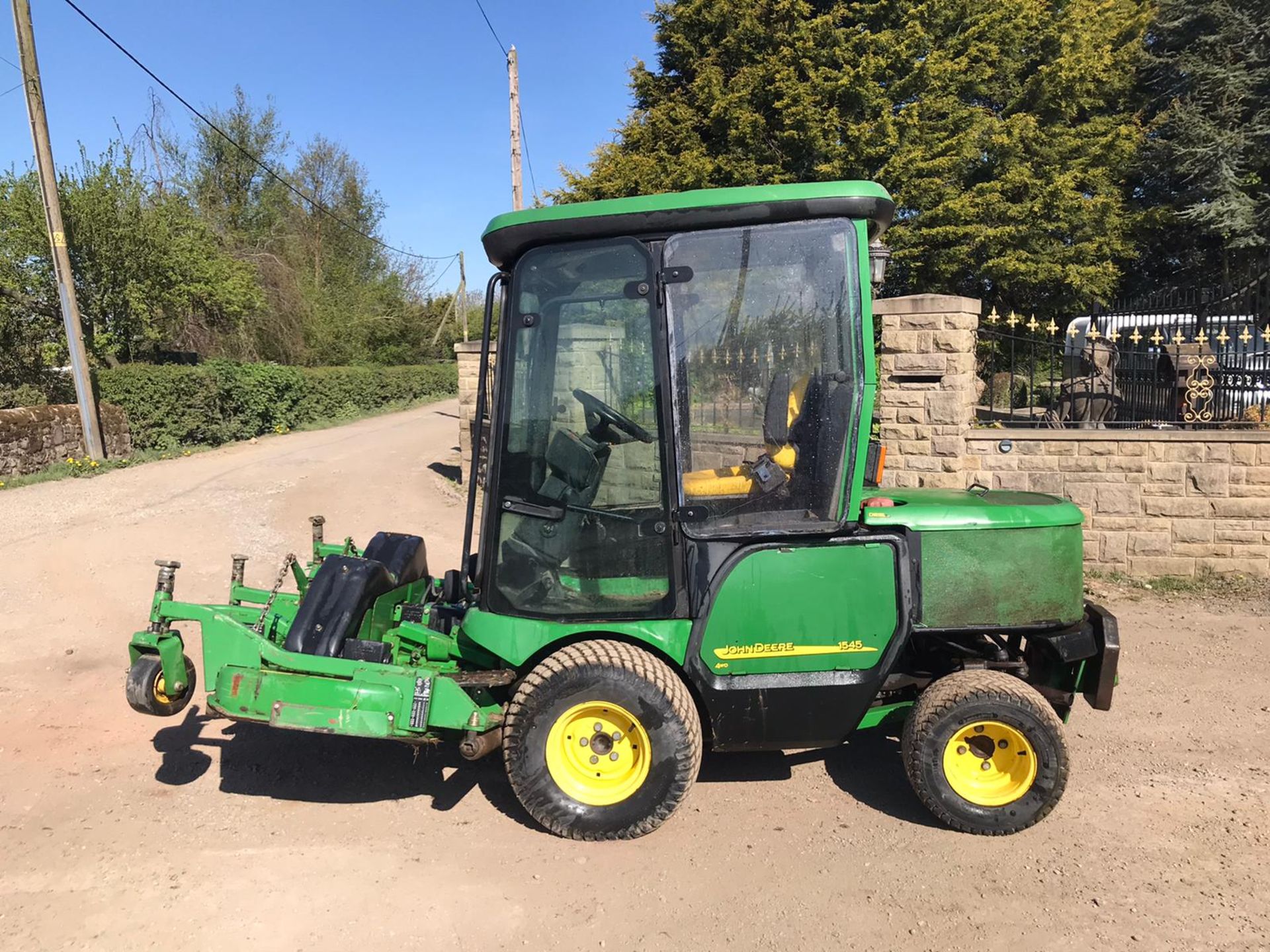 2006 JOHN DEERE 1545 UPFRONT MOWER, RUNS, DRIVES AND CUTS *PLUS VAT*