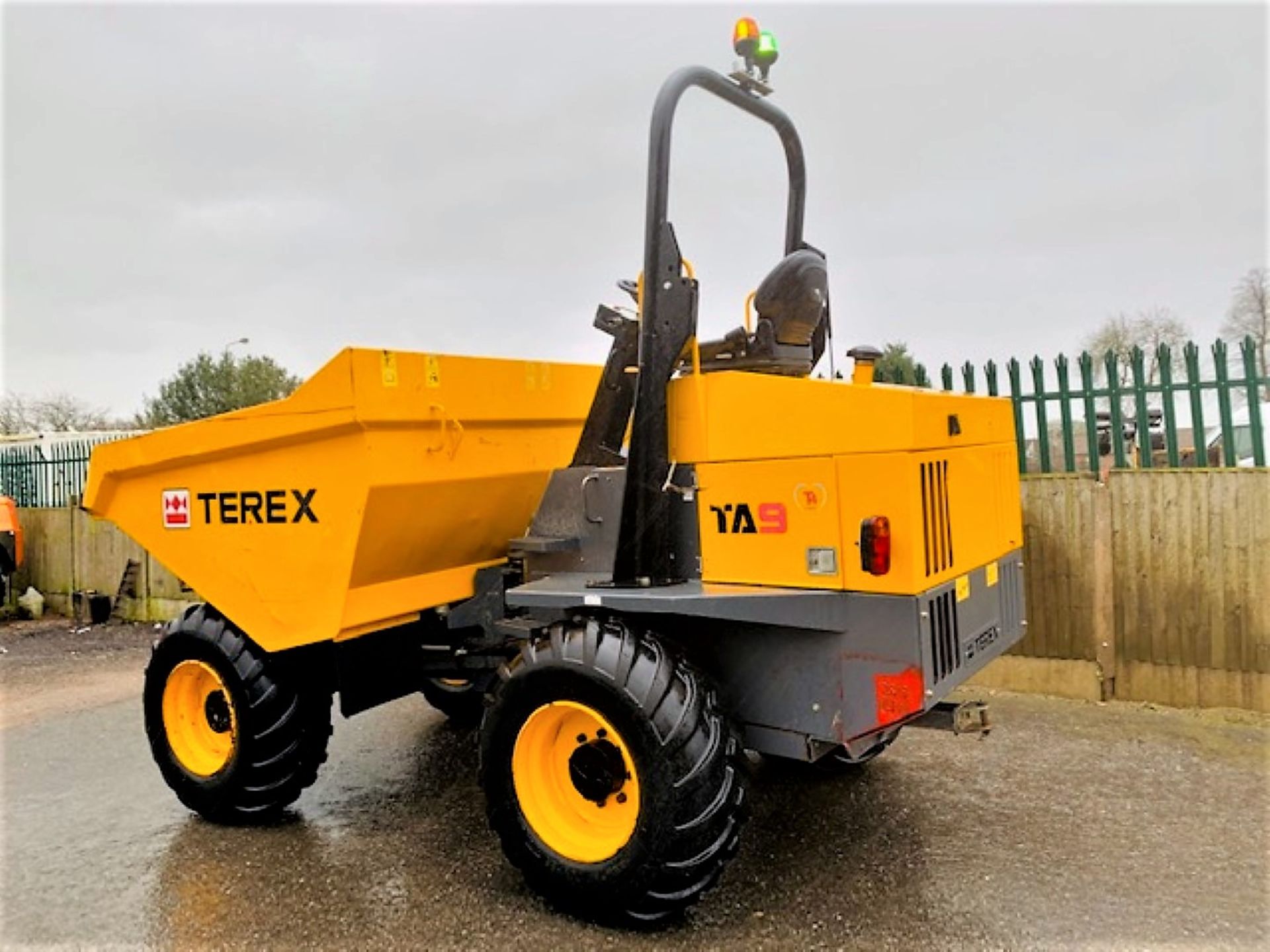 TEREX TA9 9 TONNE DUMPER, YEAR 2017, 616 HOURS, GOOD TYRES, ROAD LIGHTS *PLUS VAT* - Image 3 of 16