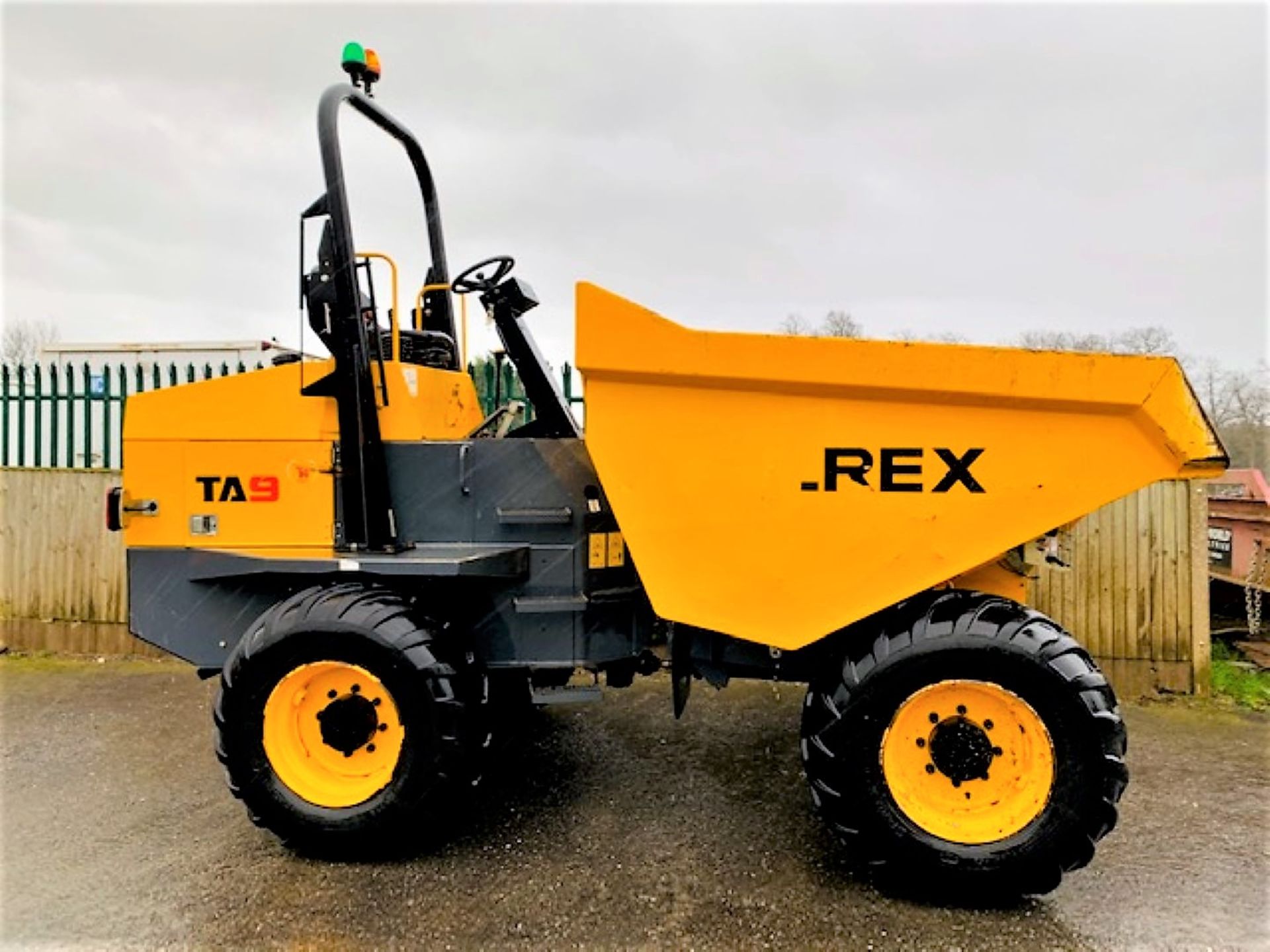 TEREX TA9 9 TONNE DUMPER, YEAR 2017, 616 HOURS, GOOD TYRES, ROAD LIGHTS *PLUS VAT* - Image 6 of 16