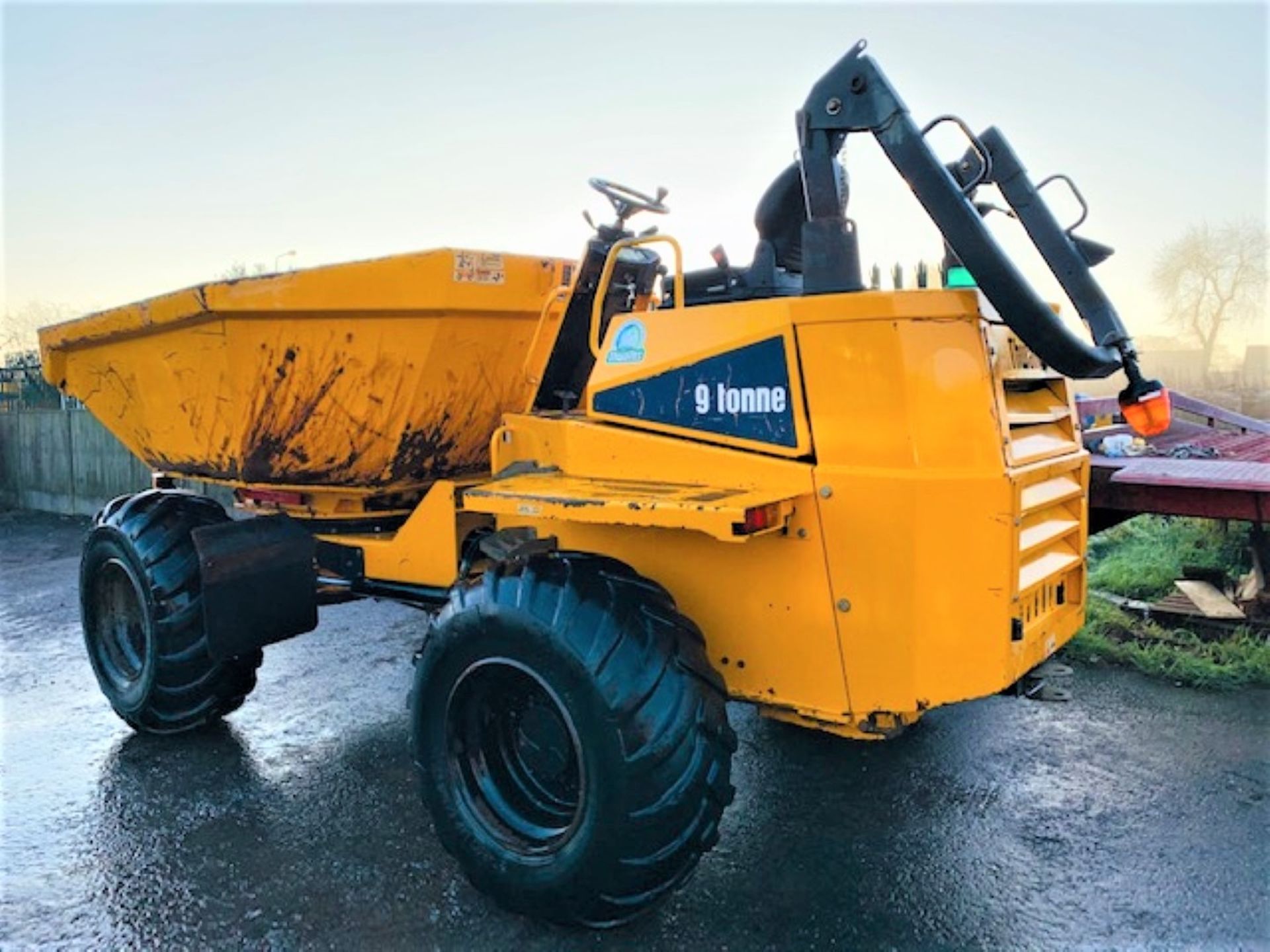 THWAITES 9 TONNE SWIVEL TIP MACH 698 DUMPER, YEAR 2015, 1716 HOURS, GOOD TYRES, CE MARKED *PLUS VAT* - Image 2 of 12