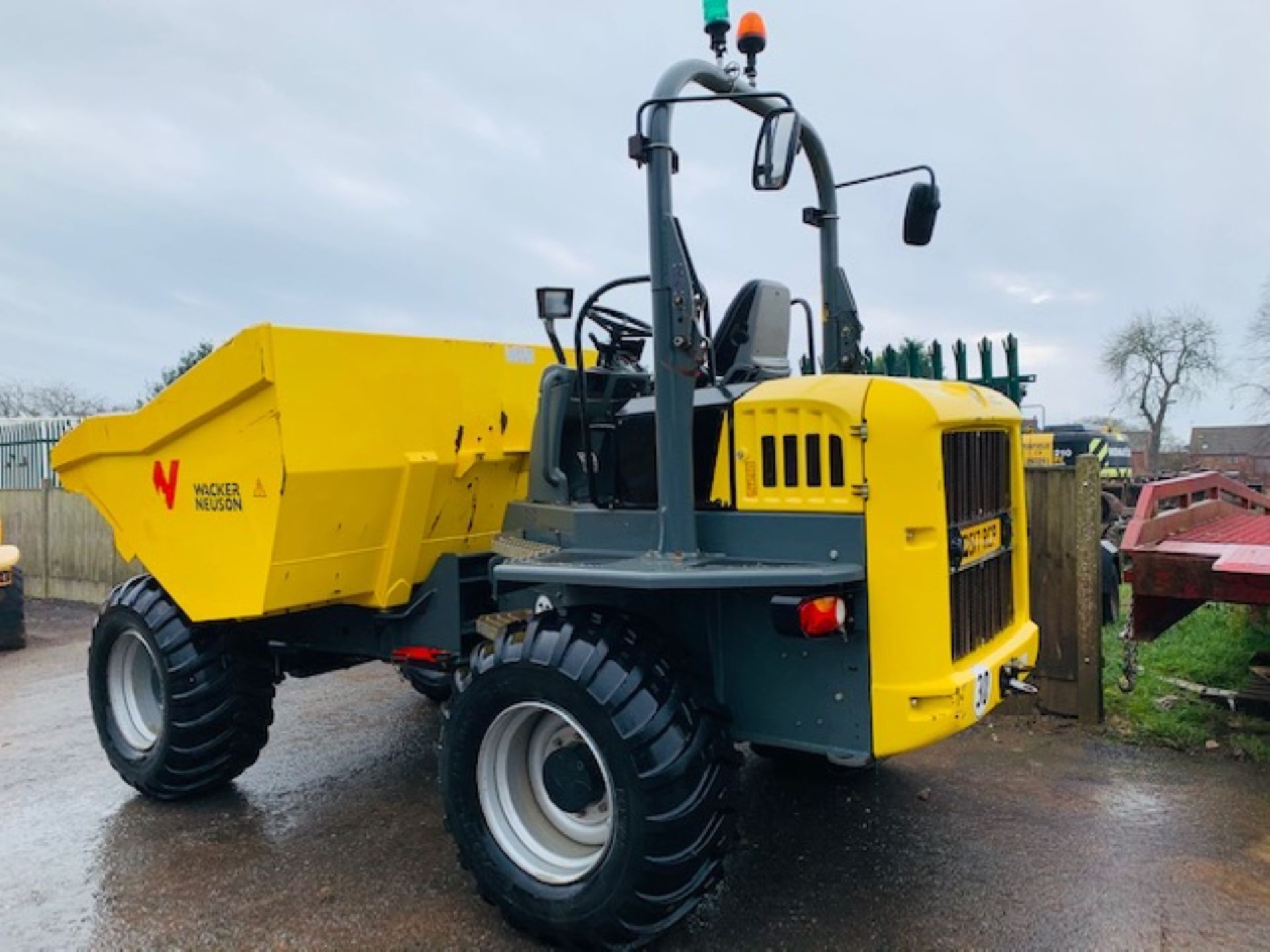 WACKER NEUSON DW90 STRAIGHT TIP DUMPER, YEAR 2017, 882 HOURS, FORWARD CAMERA, CE MARKED *PLUS VAT* - Image 3 of 11