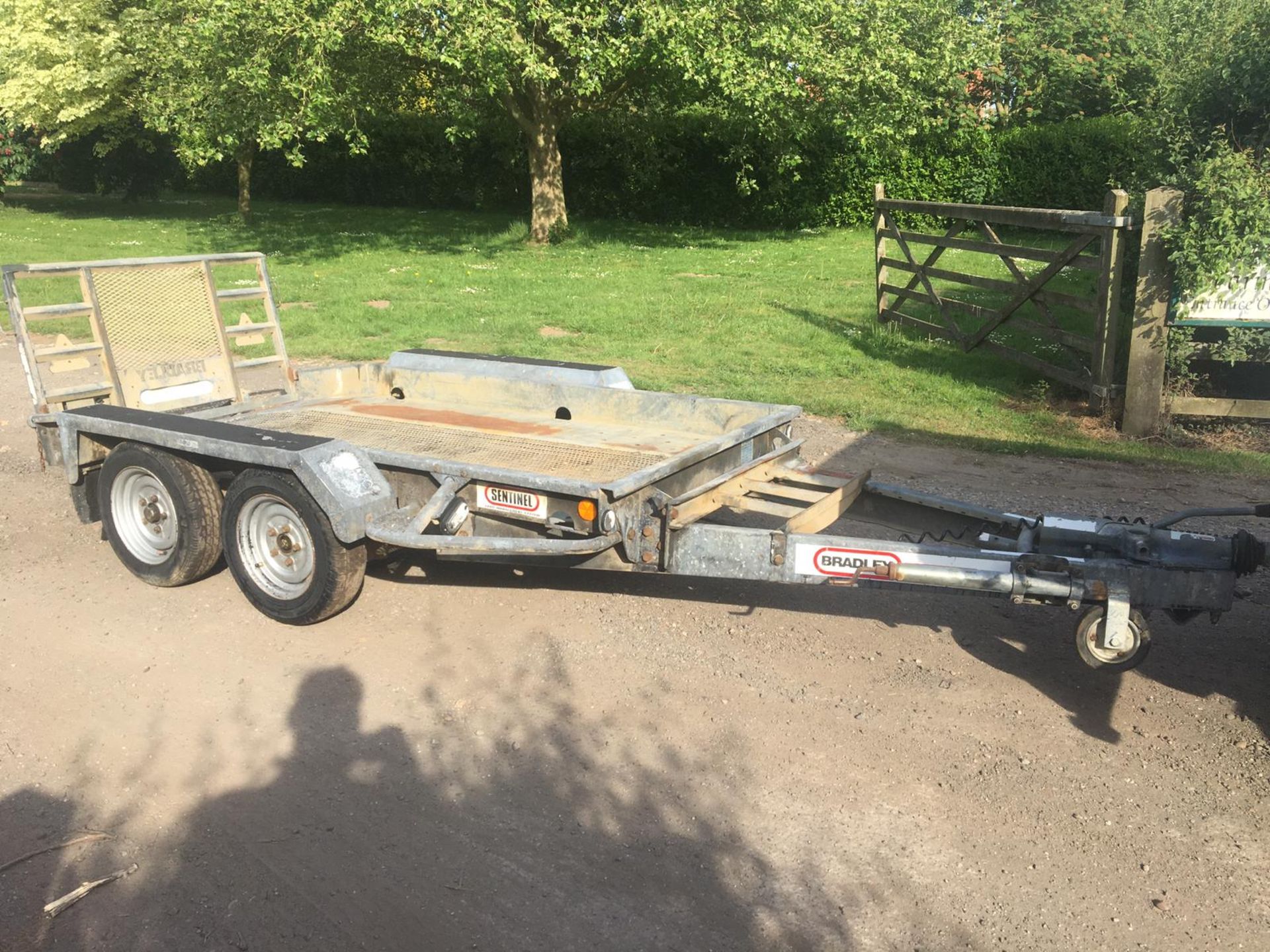 BRADLEY TWIN AXLE TOW-ABLE PLANT TRAILER, ALL BRAKES TESTED AND HUBS GREASED, LIGHTS WORK *PLUS VAT*