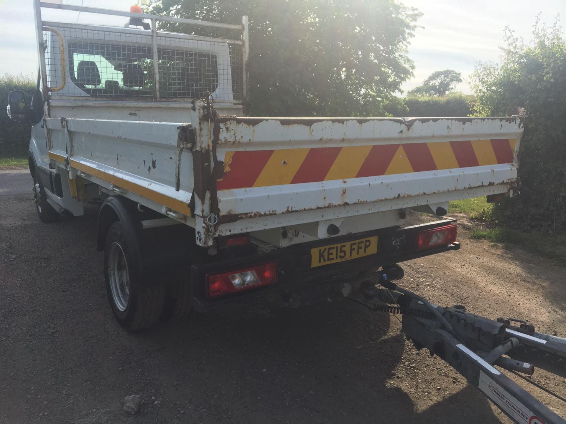 2015/15 REG FORD TRANSIT 350 TIPPER WHITE 2.2 DIESEL, SHOWING 0 FORMER KEEPERS *PLUS VAT* - Image 5 of 10