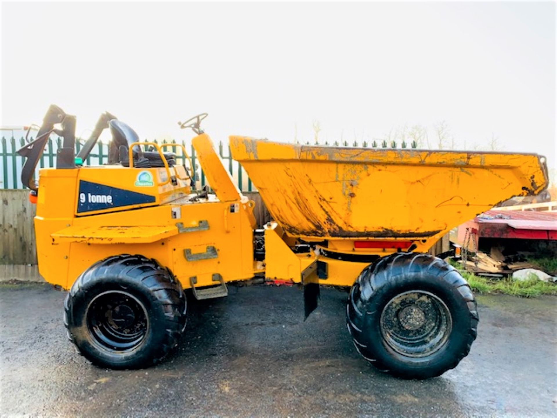 THWAITES 9 TONNE SWIVEL TIP MACH 698 DUMPER, YEAR 2015, 1716 HOURS, GOOD TYRES, CE MARKED *PLUS VAT* - Image 6 of 12