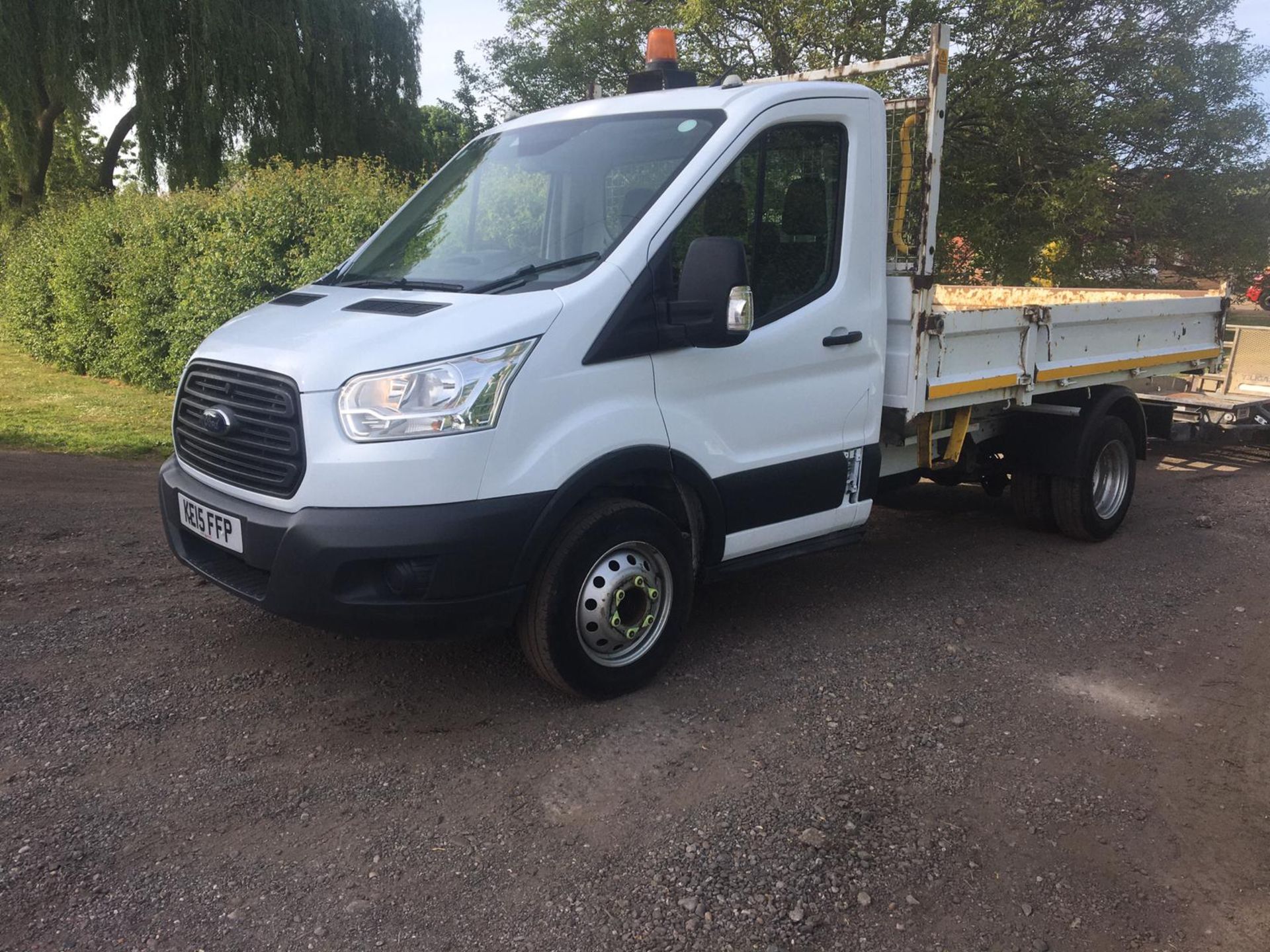 2015/15 REG FORD TRANSIT 350 TIPPER WHITE 2.2 DIESEL, SHOWING 0 FORMER KEEPERS *PLUS VAT* - Image 3 of 10