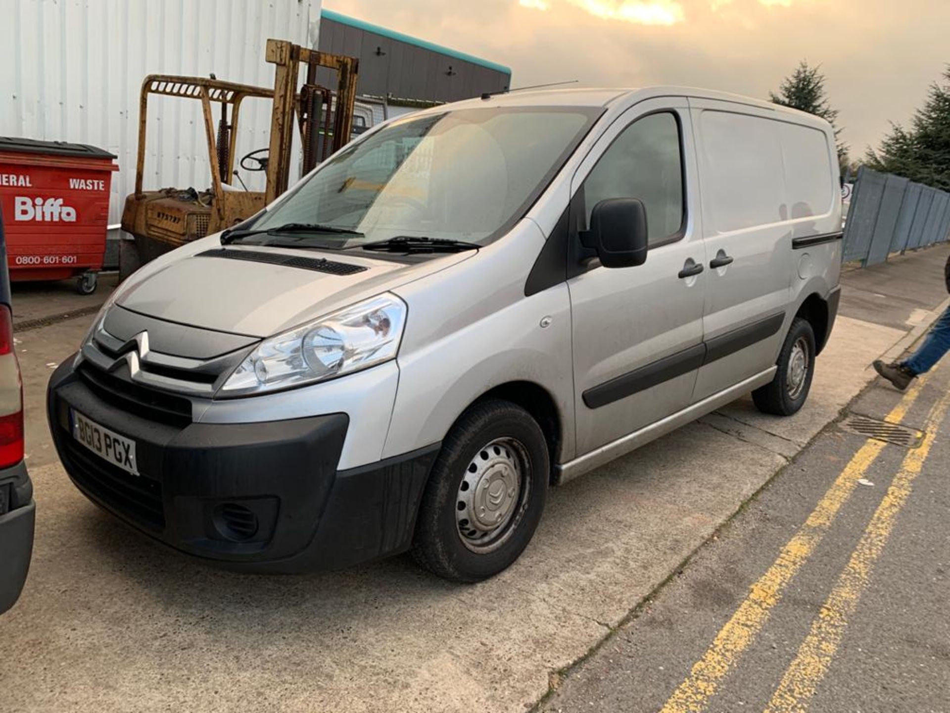 2013/13 REG CITROEN DISPATCH 1000 L1H1 ENTERPRISE 1.6 DIESEL PANEL VAN, AIR CON NO VAT ON VAN - Image 4 of 14